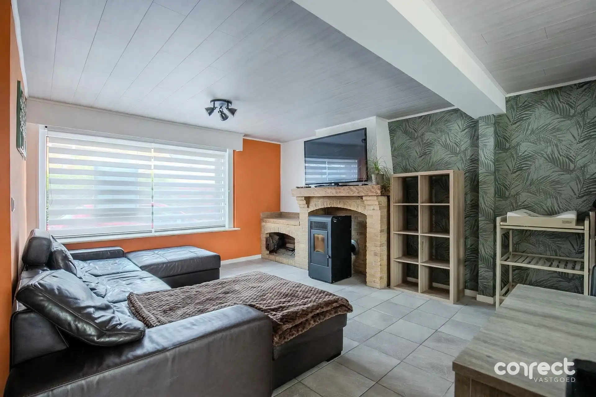 Gerenoveerde ( 2026 ) halfopen bebouwing met ruime tuin, garage en 3 slaapkamers. foto 3