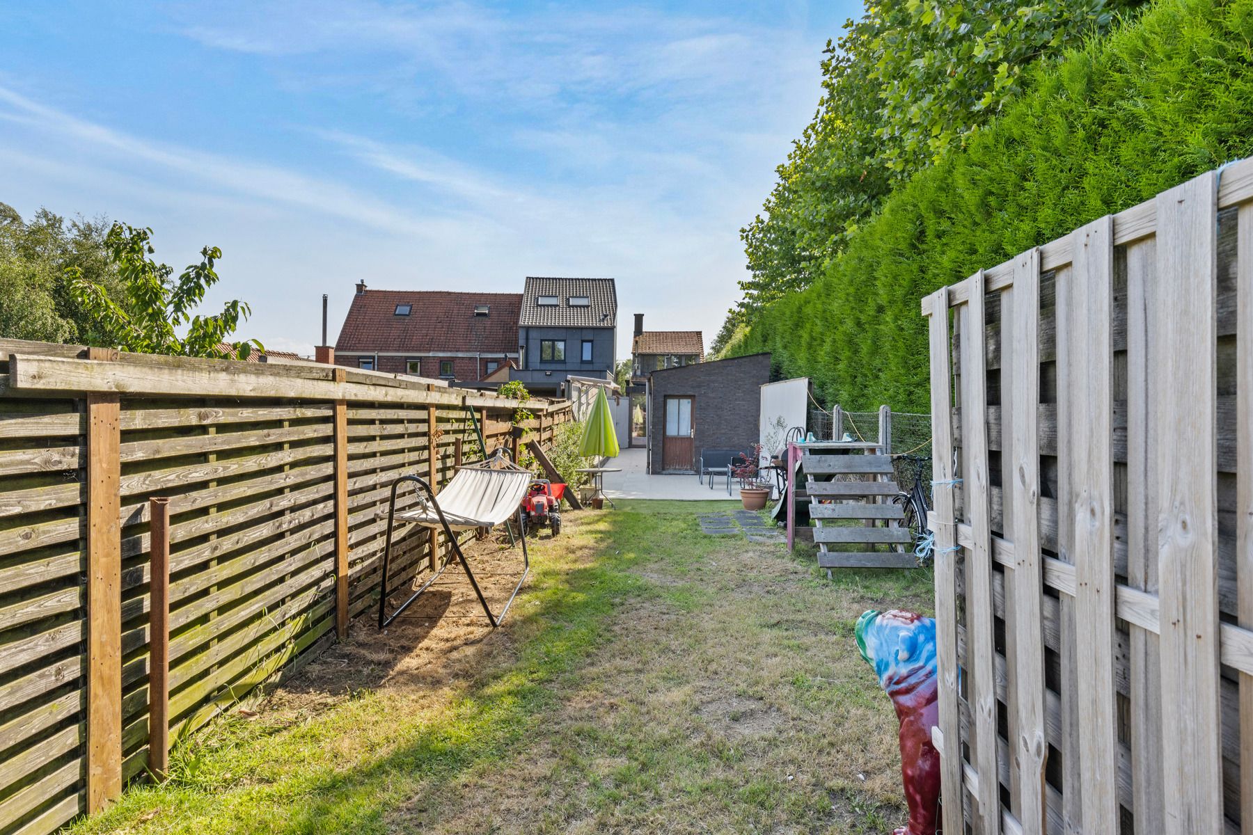 Instapklare gerenoveerde starterswoning met 2 slpks en oostgerichte tuin (500m2) foto 20
