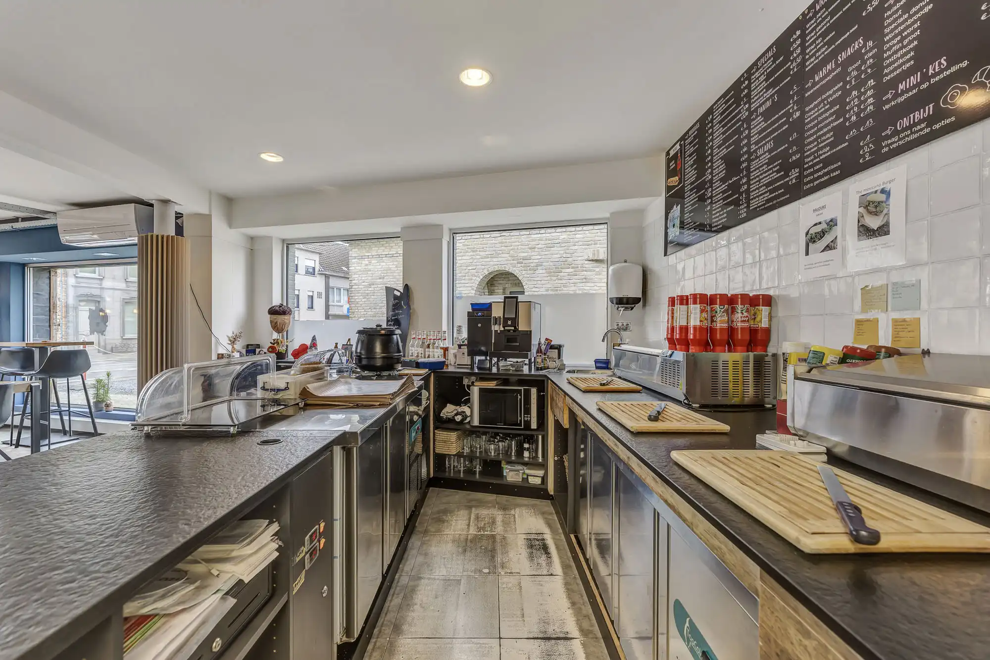 Unieke opbrengsteigendom op strategische locatie foto 9