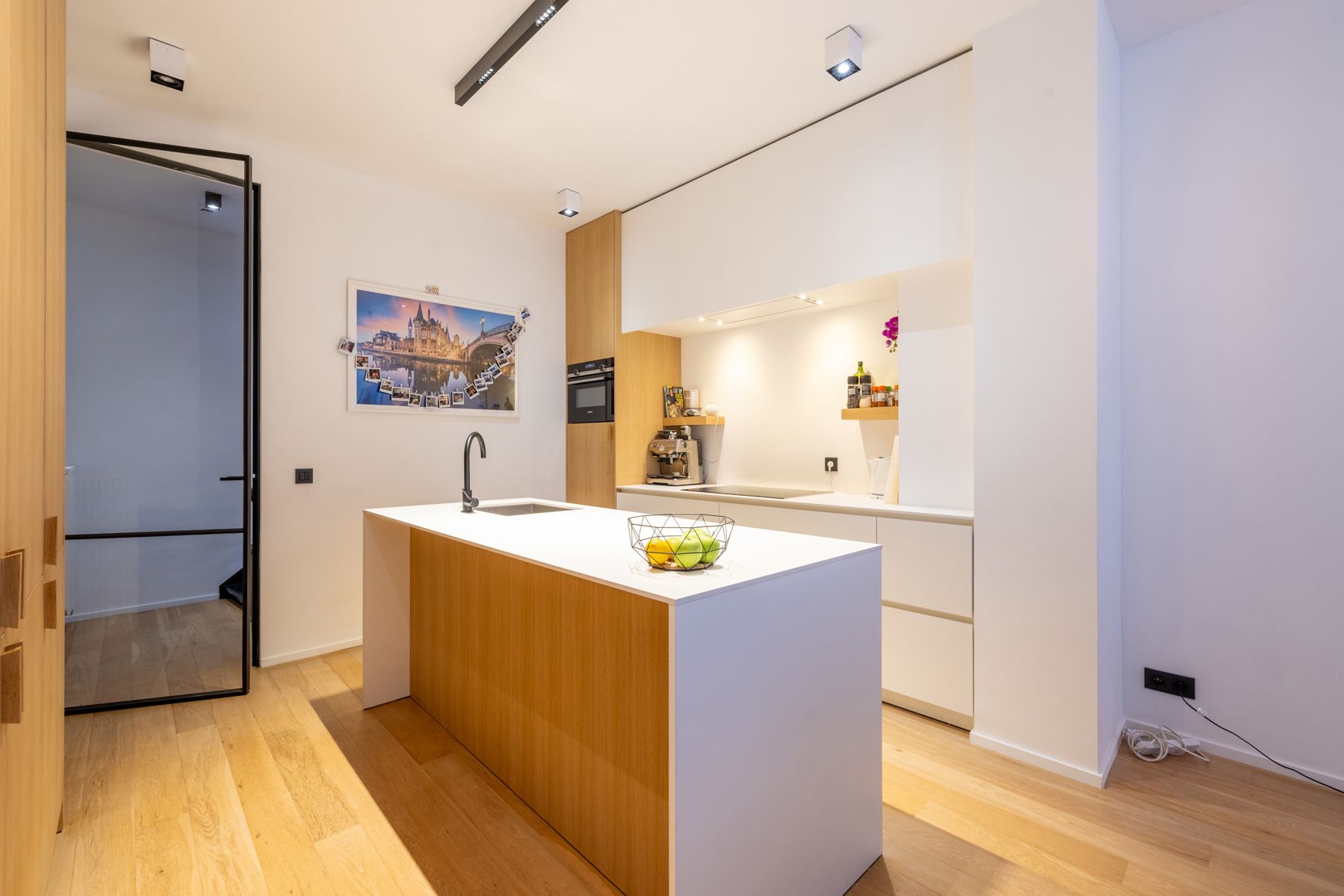 Groot drieslaapkamerappartement met 2 ruime dakterrassen! foto 5