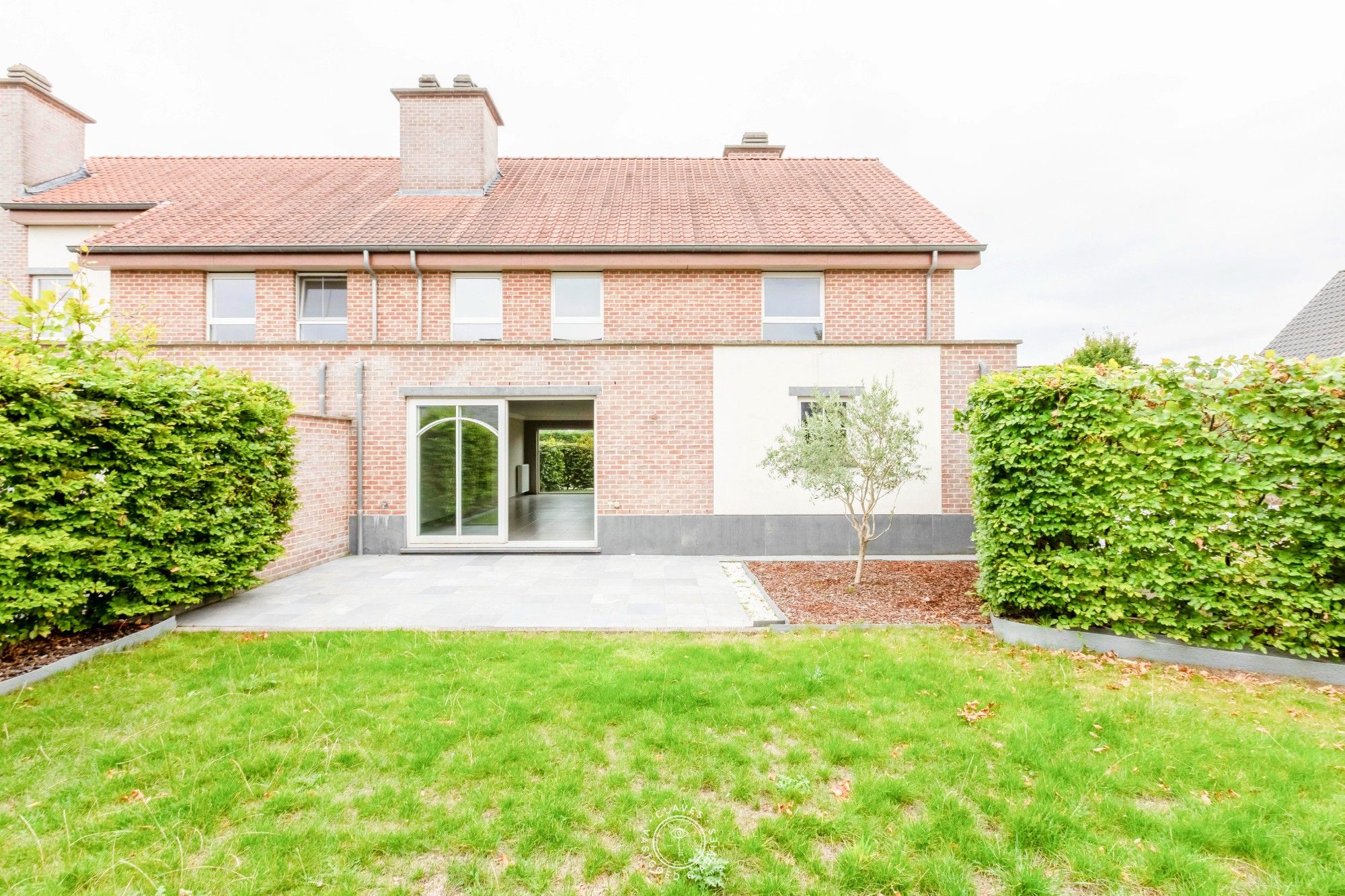 Recente half-open bebouwing met B-label foto 10