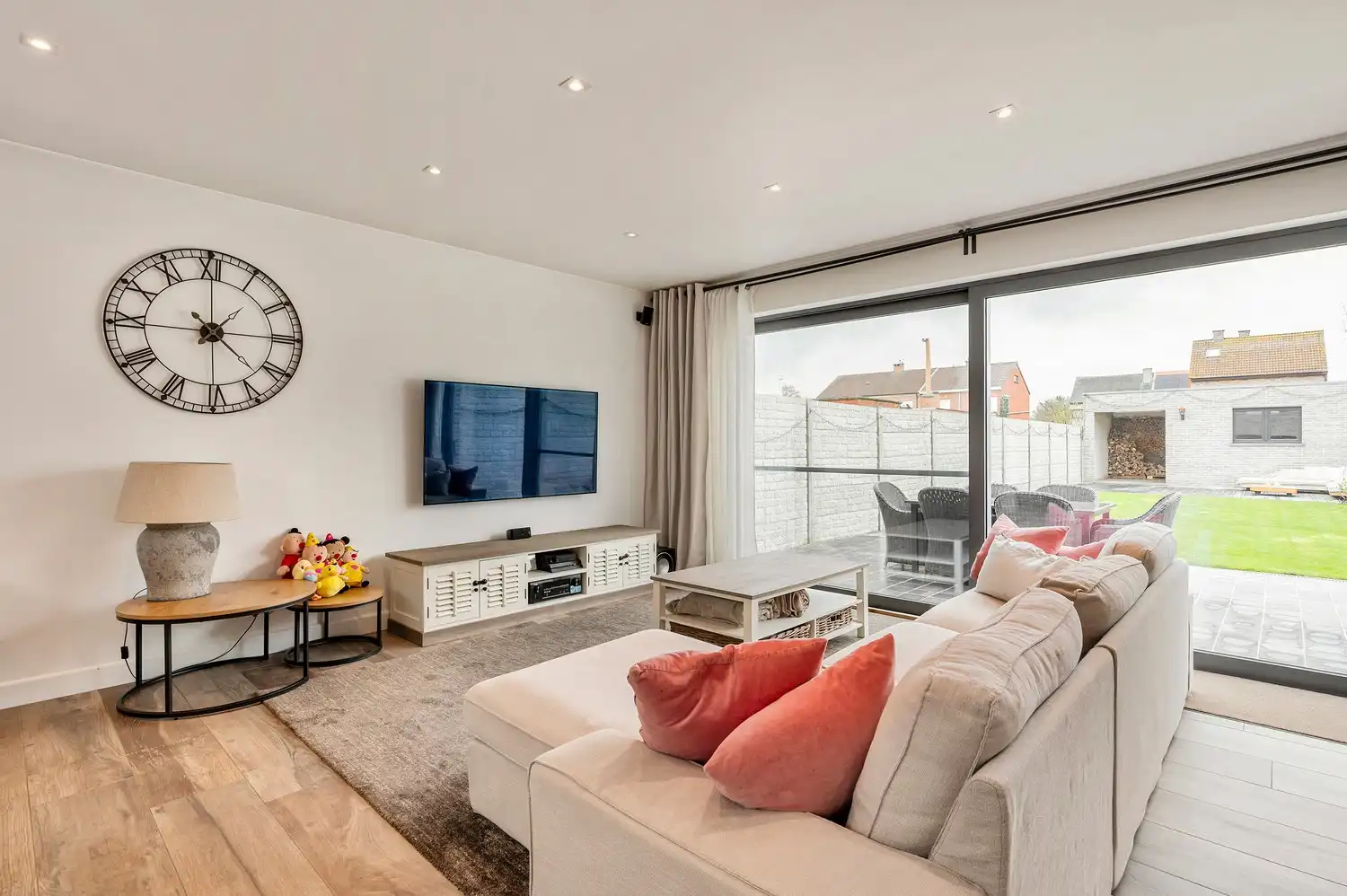 Volledig vernieuwde gezinswoning met tuin. foto 15