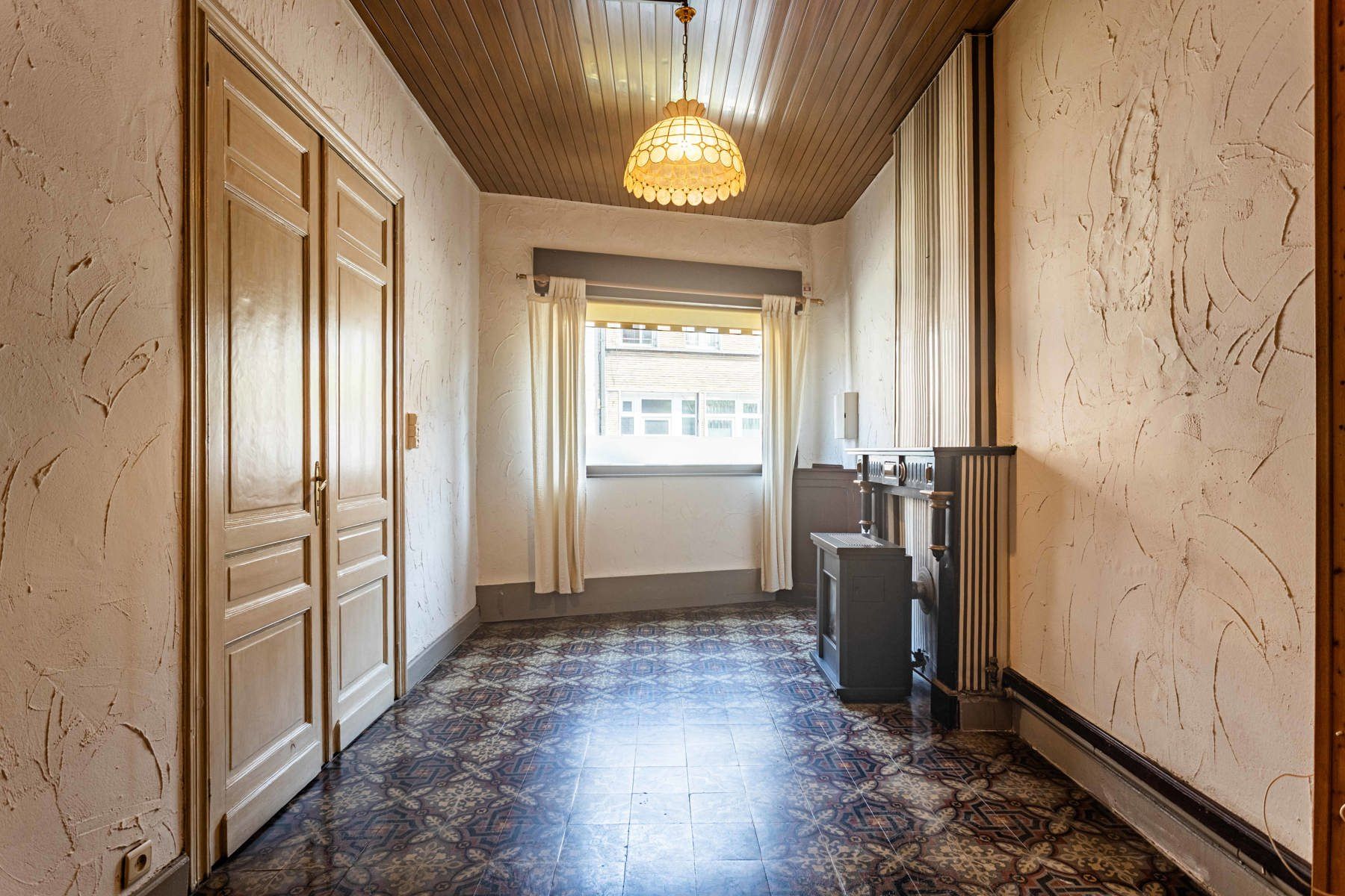 Te koop: te renoveren woning met private parkeerplaats! foto 6