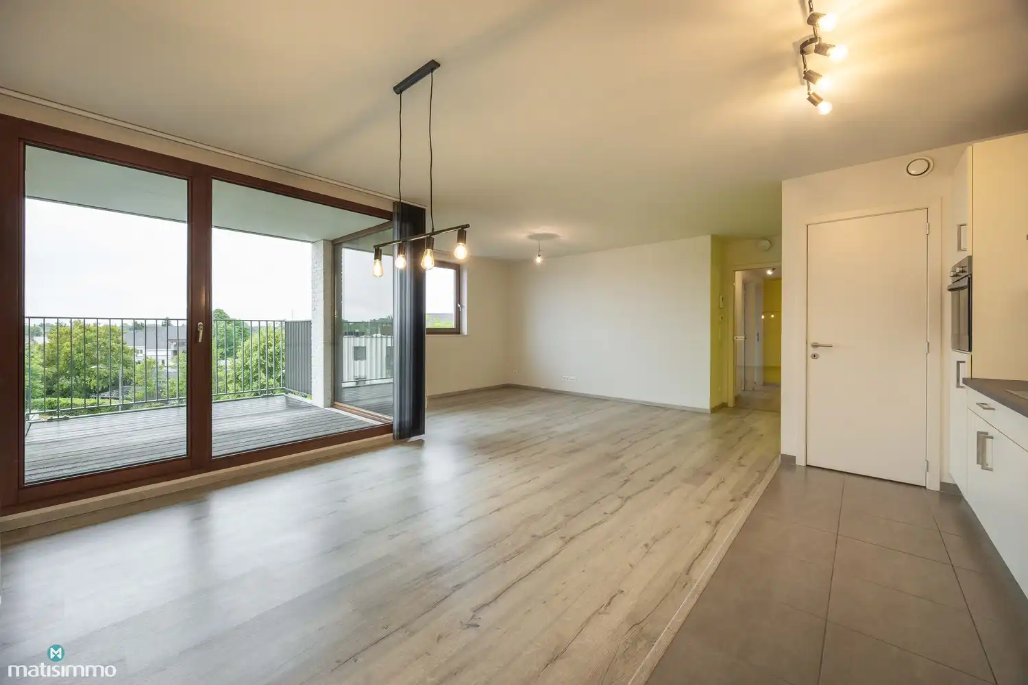 INSTAPKLAAR APPARTEMENT MET 2 SLAAPKAMERS NABIJ HET CENTRUM VAN BILZEN foto 5