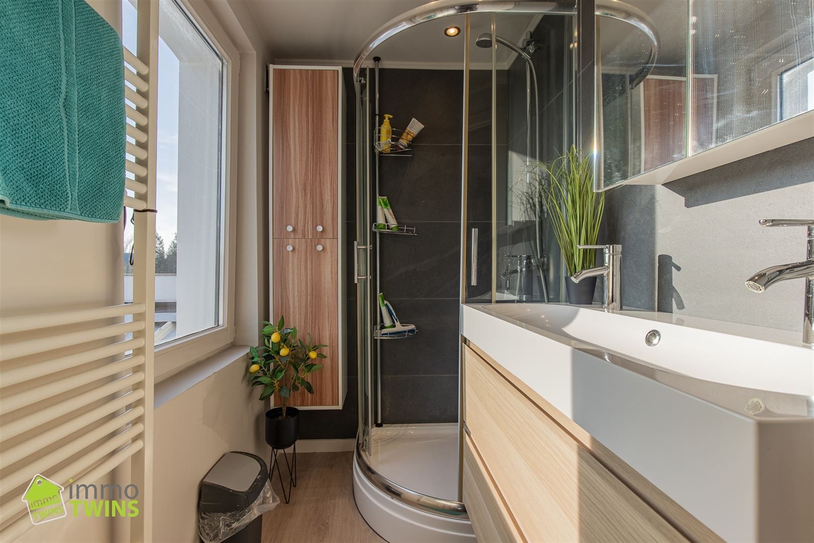 Gerenoveerde woning met loods, oprit en tuin te Grembergen foto 16