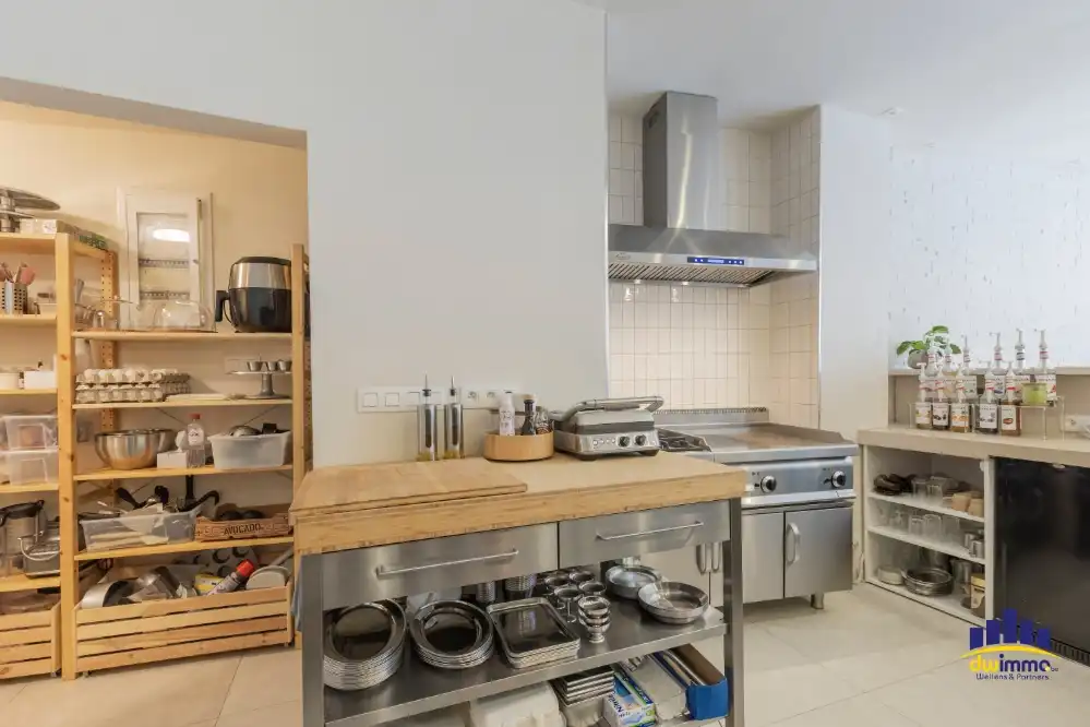 Hippe lunchplek met zonnig terras, volledig uitgerust handelspand over te nemen in Gent foto 13