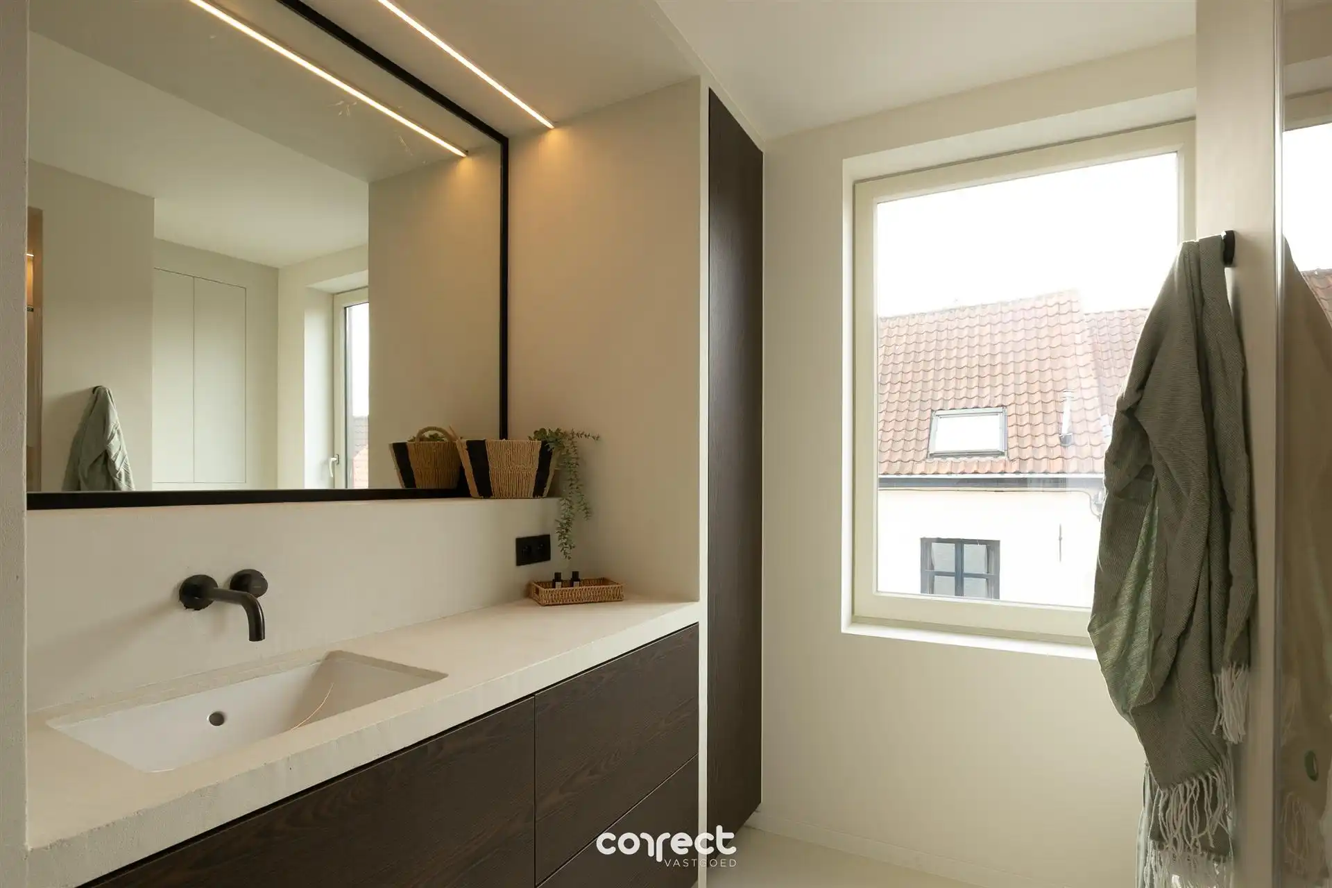 Volledig vernieuwde hoekwoning. foto 13