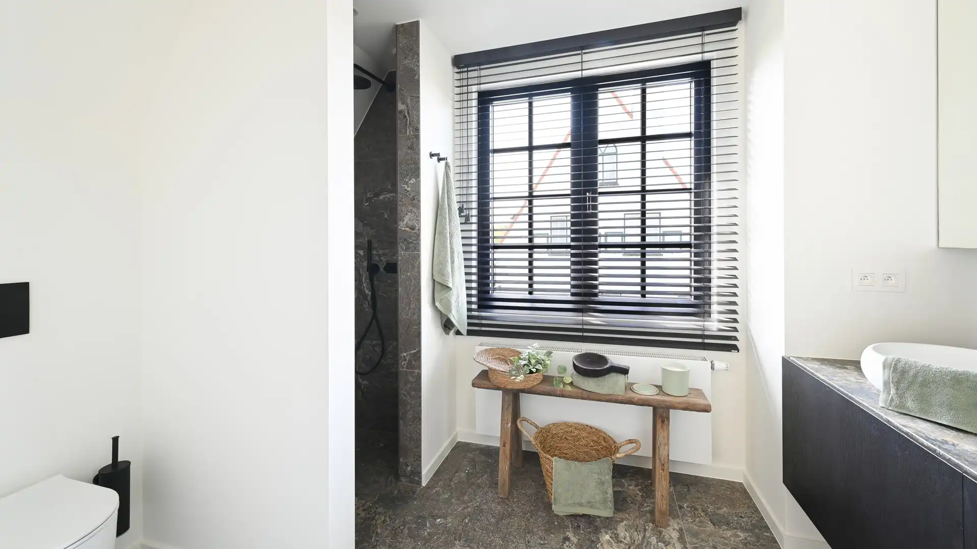 Alleenstaande villa uitzonderlijk rustig gelegen in een groene omgeving, aan de rand van het Zoute vlakbij de Kalfsmolen en de Graaf Jansdijk. foto 20