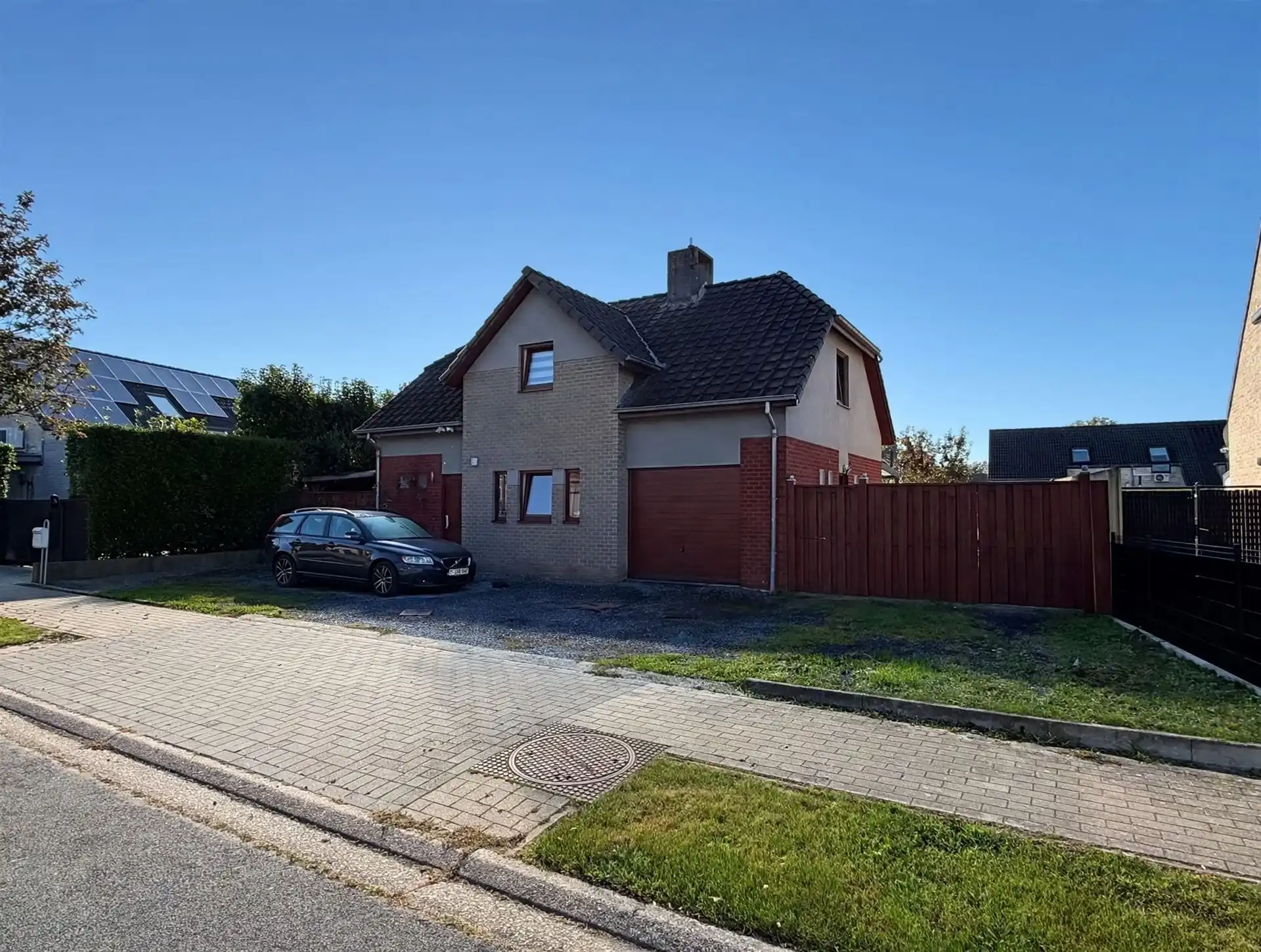 Vrijstaand wonen met 3 slaapkamers, een gezellige tuin en een royaal overdekt terras! foto {{pictureIndex}}