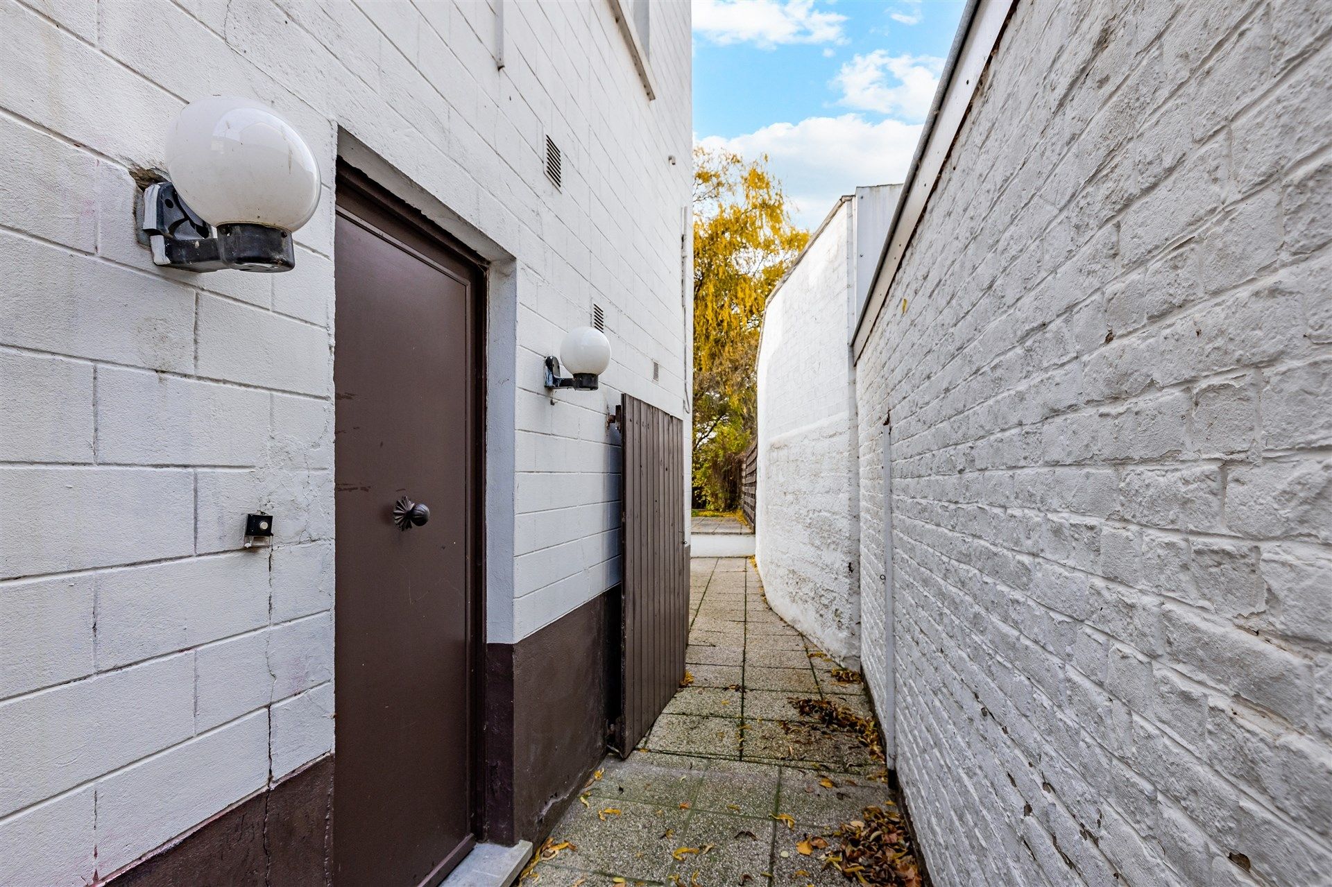 Goed gelegen, deels, te renoveren woning, centrum Asper(Gavere) foto 4