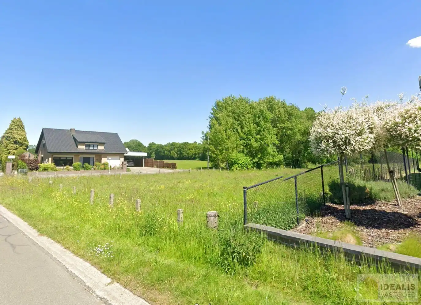 PRACHTIGE KAVEL MET GROEN VERGEZICHT (9A 35CA) OP HEERLIJK RUSTIGE LOCATIE. foto 2