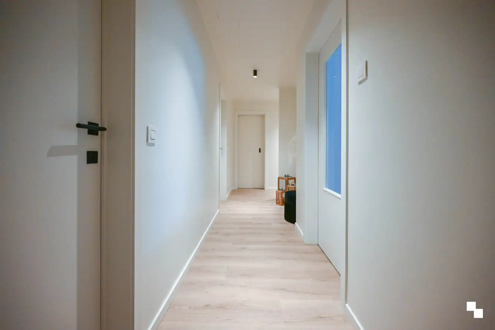 Hoogwaardig afgewerkt appartement in hartje Ingelmunster foto 3
