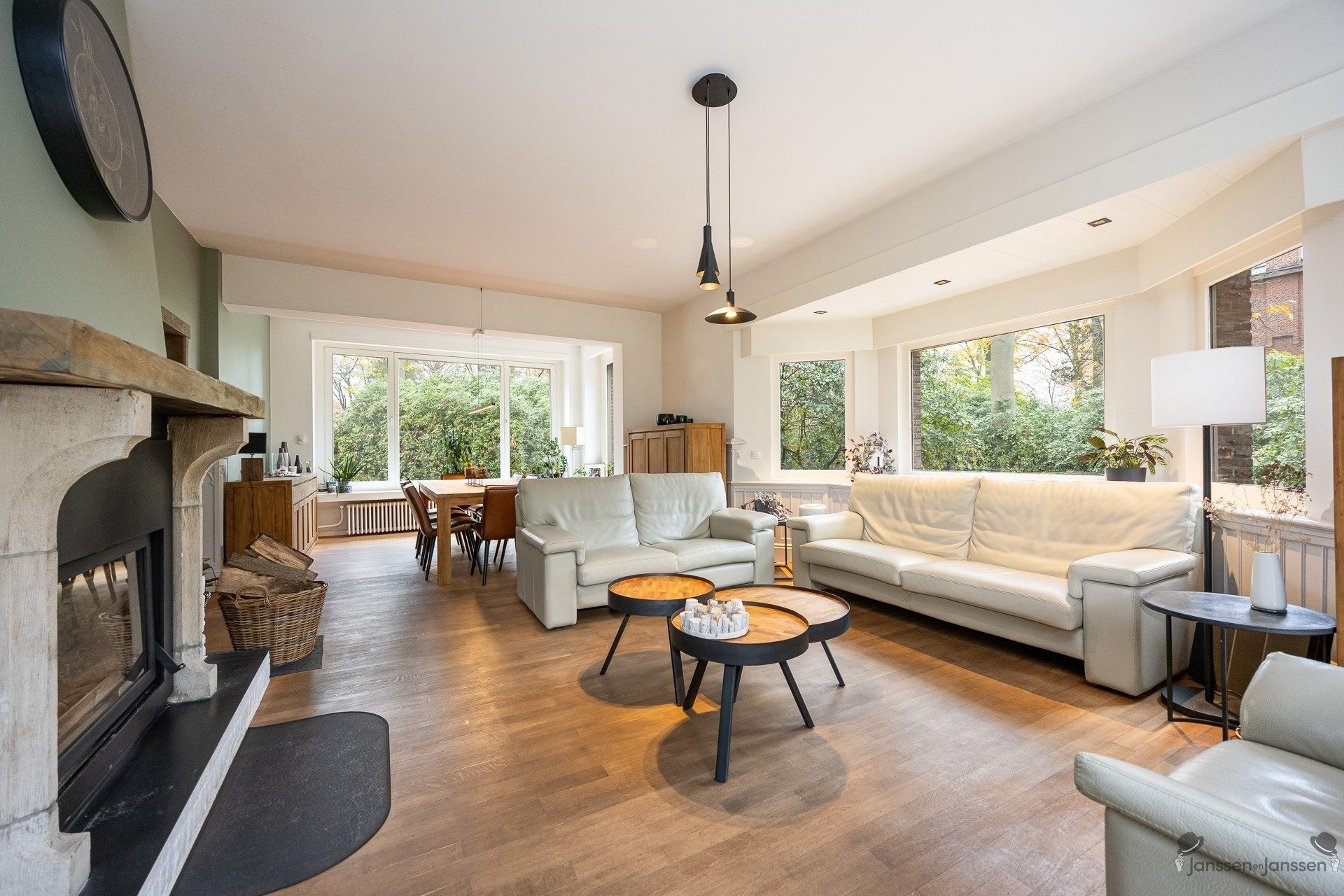 Exclusieve villa op 10.500 m² op residentiële toplocatie foto 10