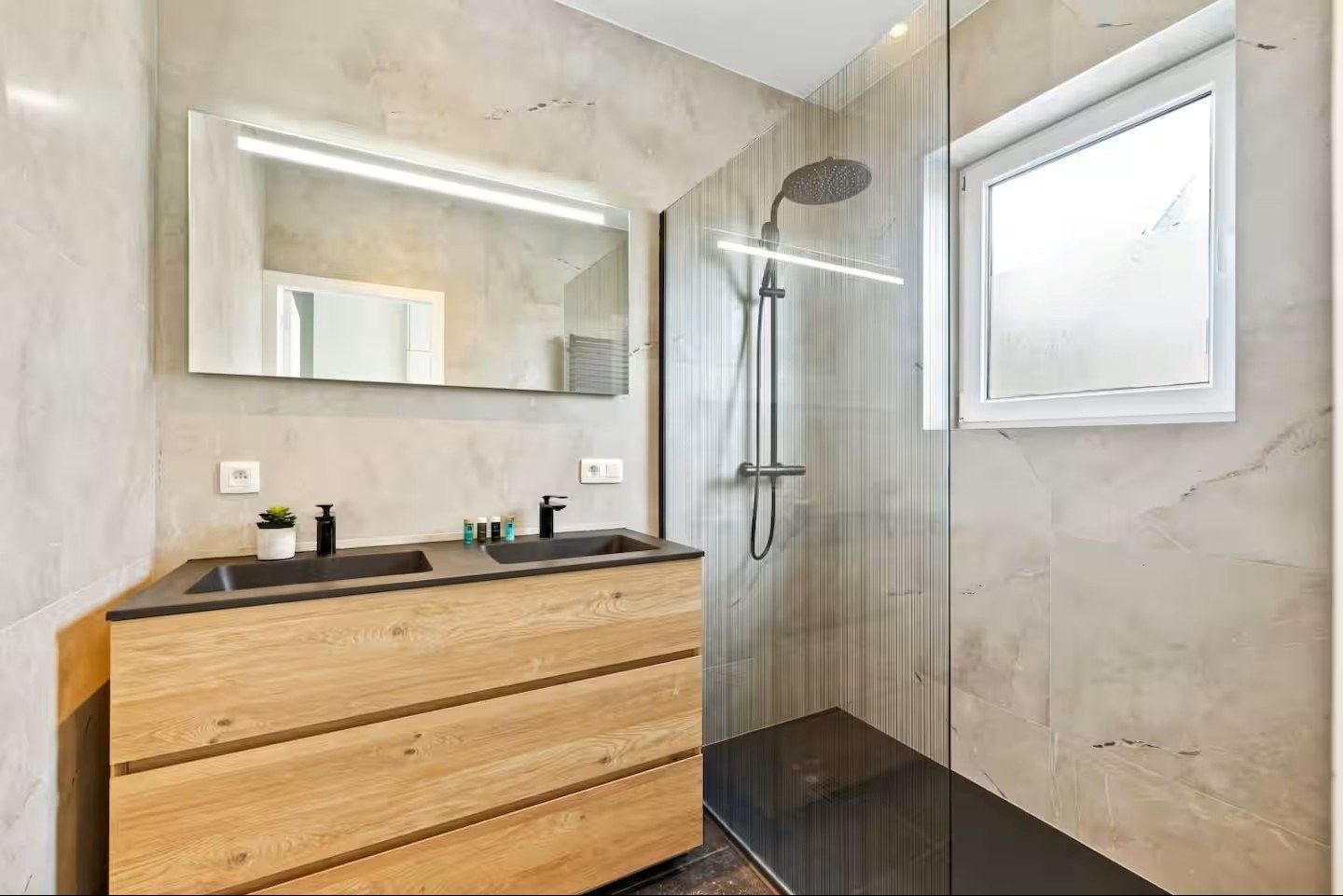 Instapklare en vergunde vakantiewoning in hartje Nieuwpoort-stad op 100 m². foto 13