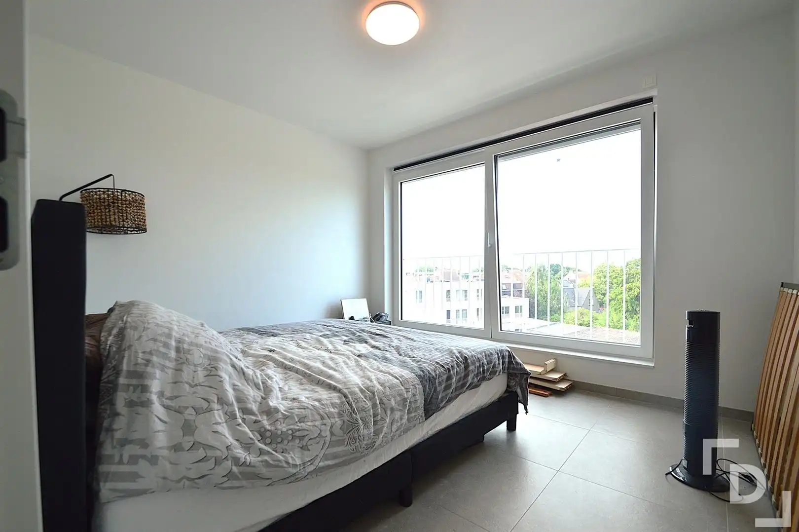 Nieuwbouwappartement met 2 slaapkamers en carport te Ieper foto 11