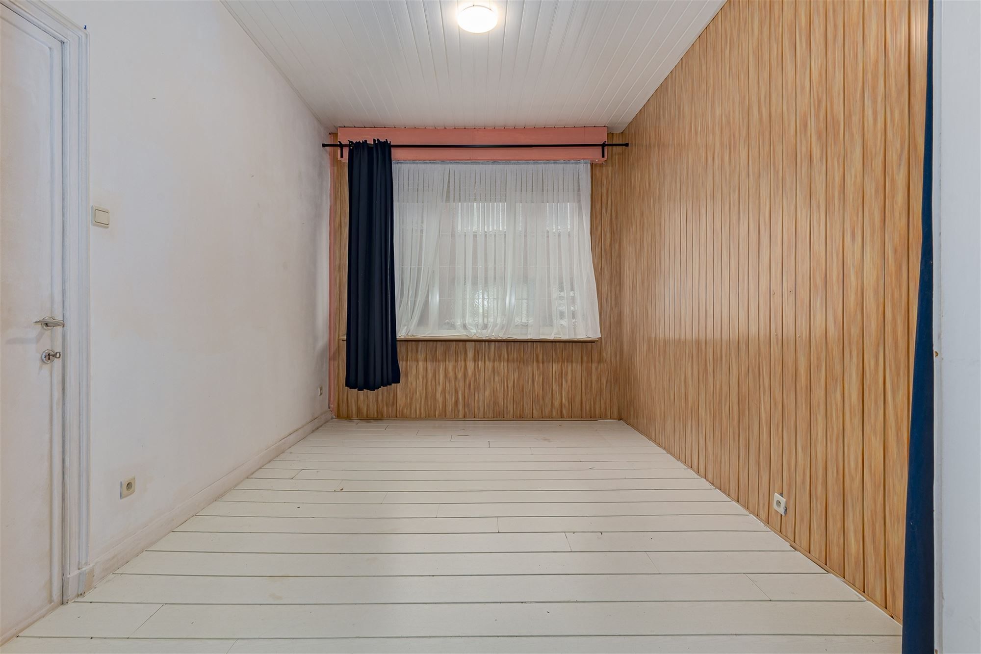 Te renoveren woning met koer thans ingedeeld in 2 appt foto 2