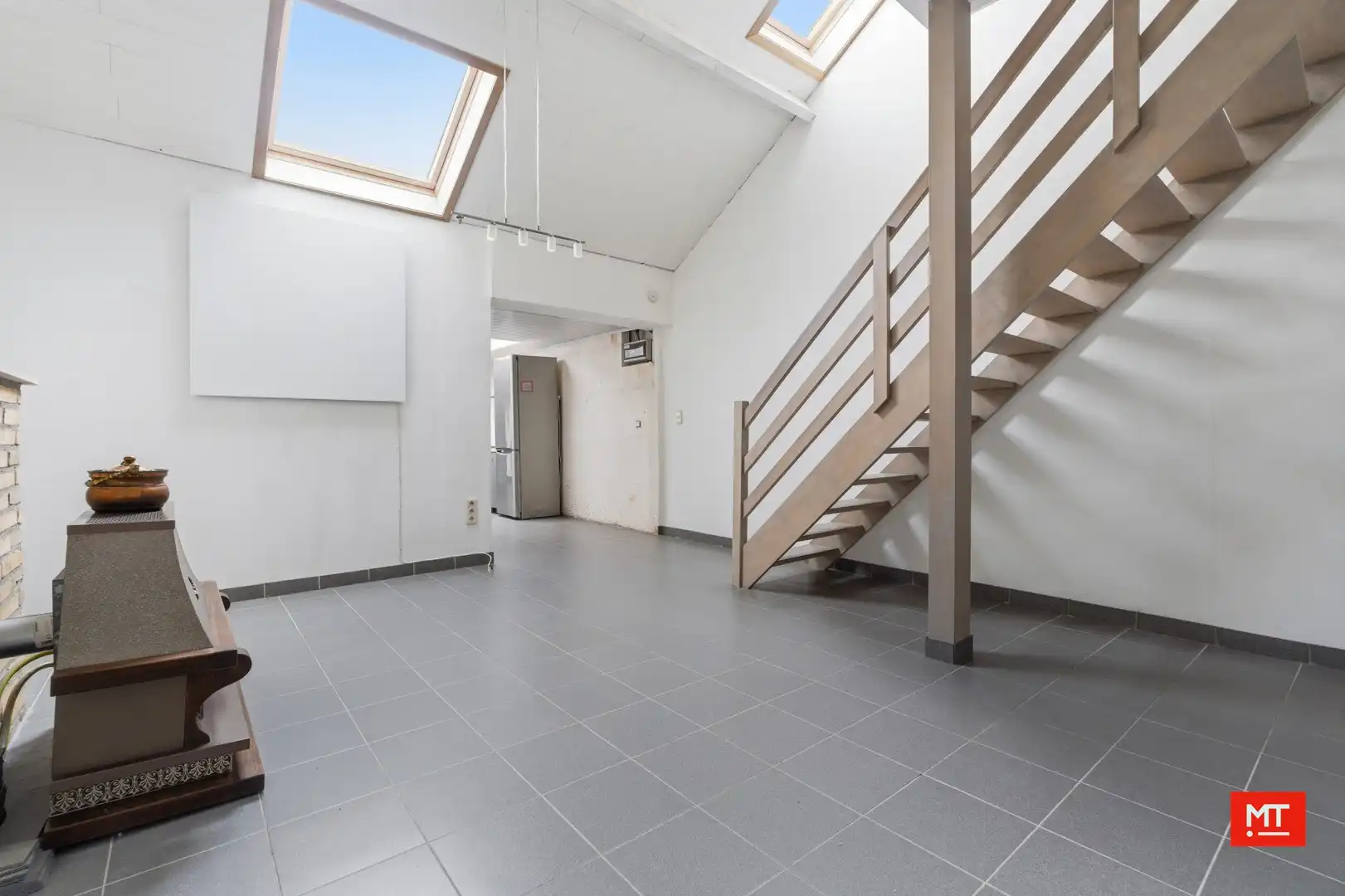 Ruime, instapklare woning met 4 slaapkamers en zonnige tuin in Wevelgem foto 3