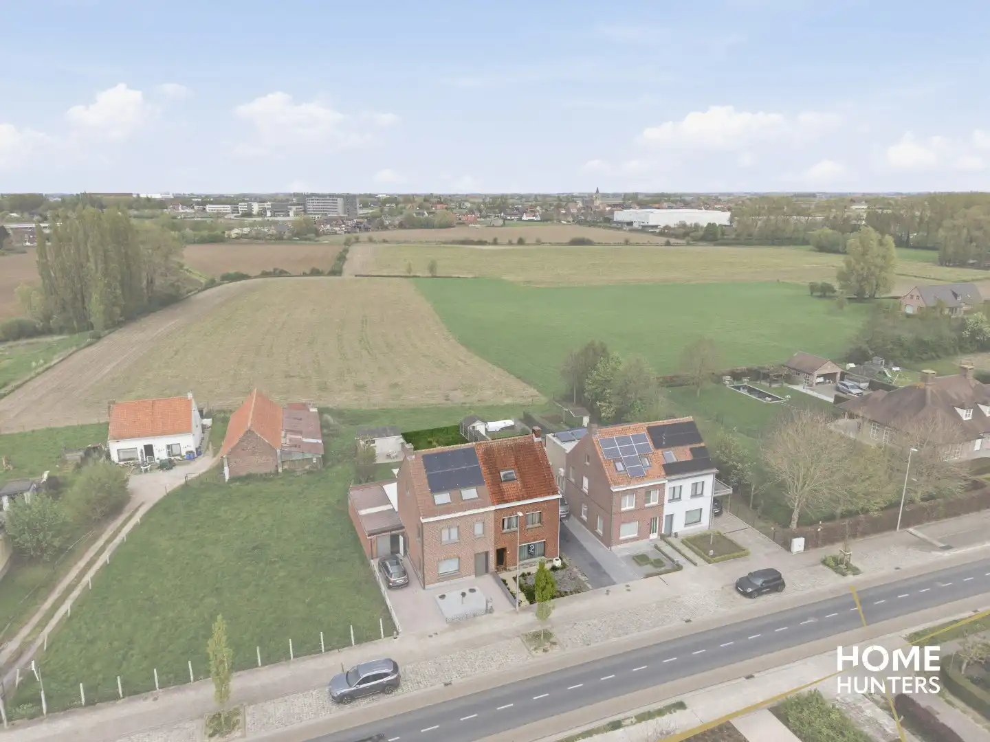 Halfopen te renoveren woning met 4 slaapkamers, ruime tuin en garage op gunstige locatie te Ieper foto 33