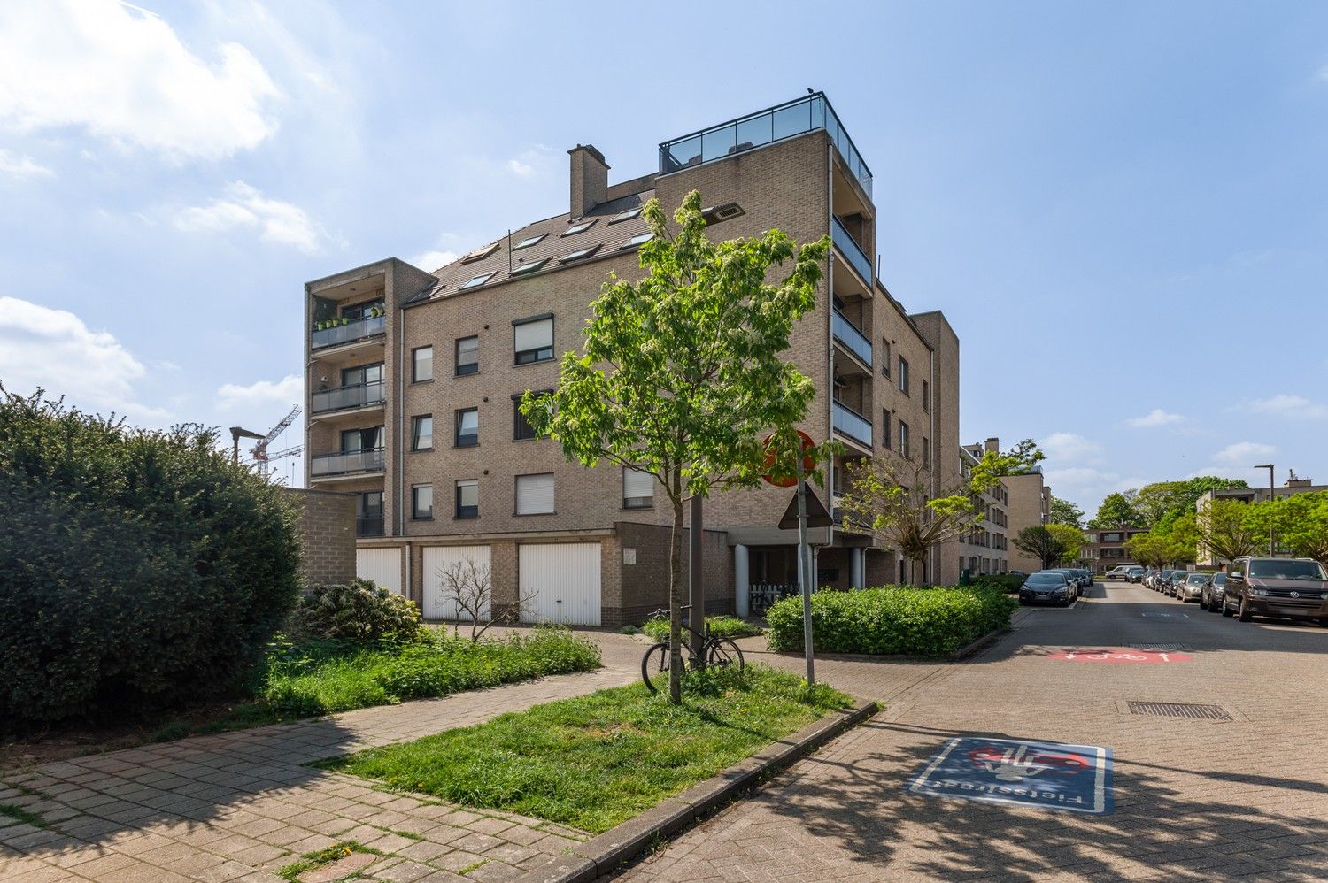 Mooi en ruim appartement op de vierde verdieping met 2 slaapkamers en terras te Deurne-Zuid! foto 19