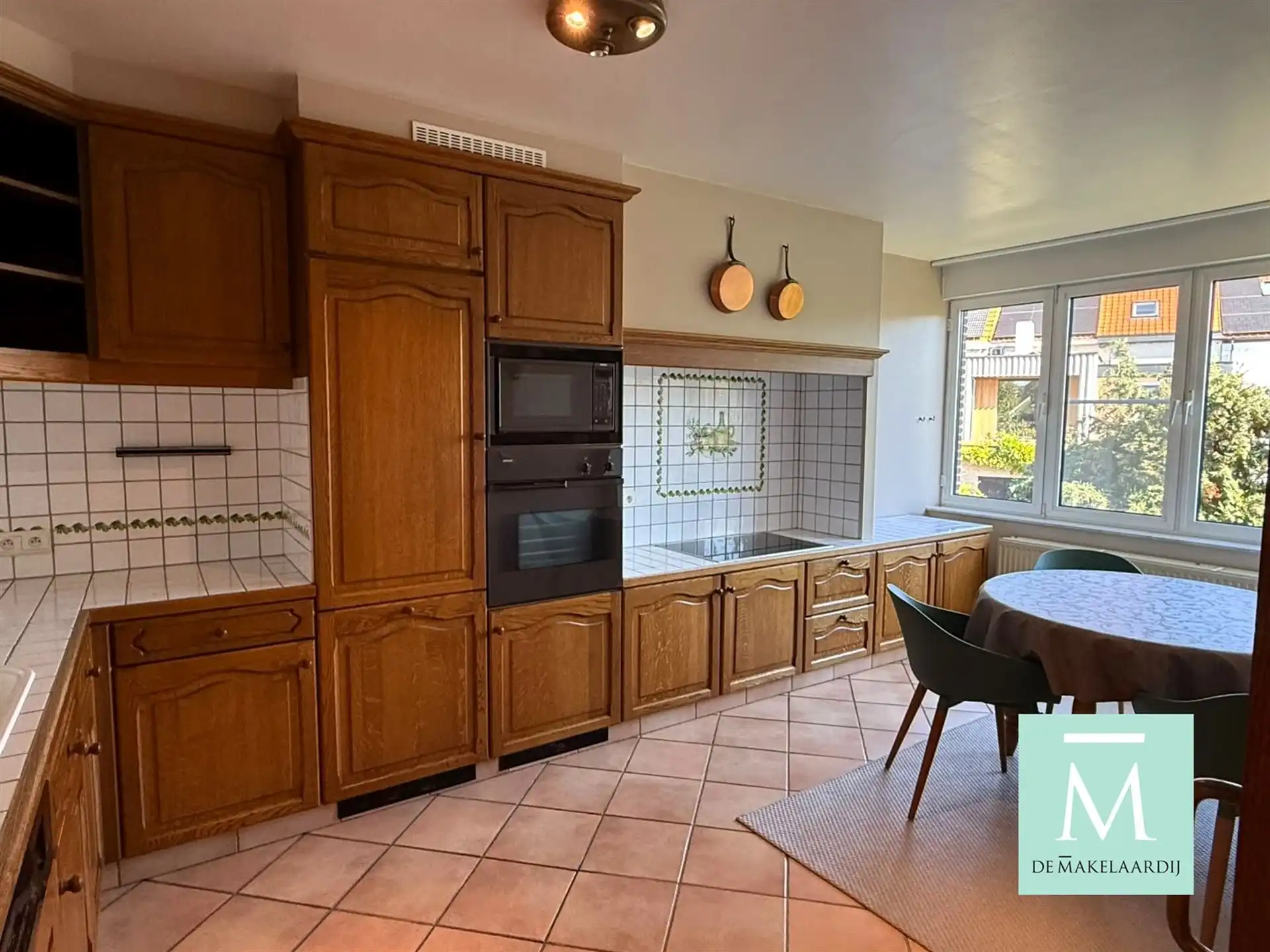 Ruim duplexappartement met 3 slaapkamers nabij het Vrijbroekpark. foto 3