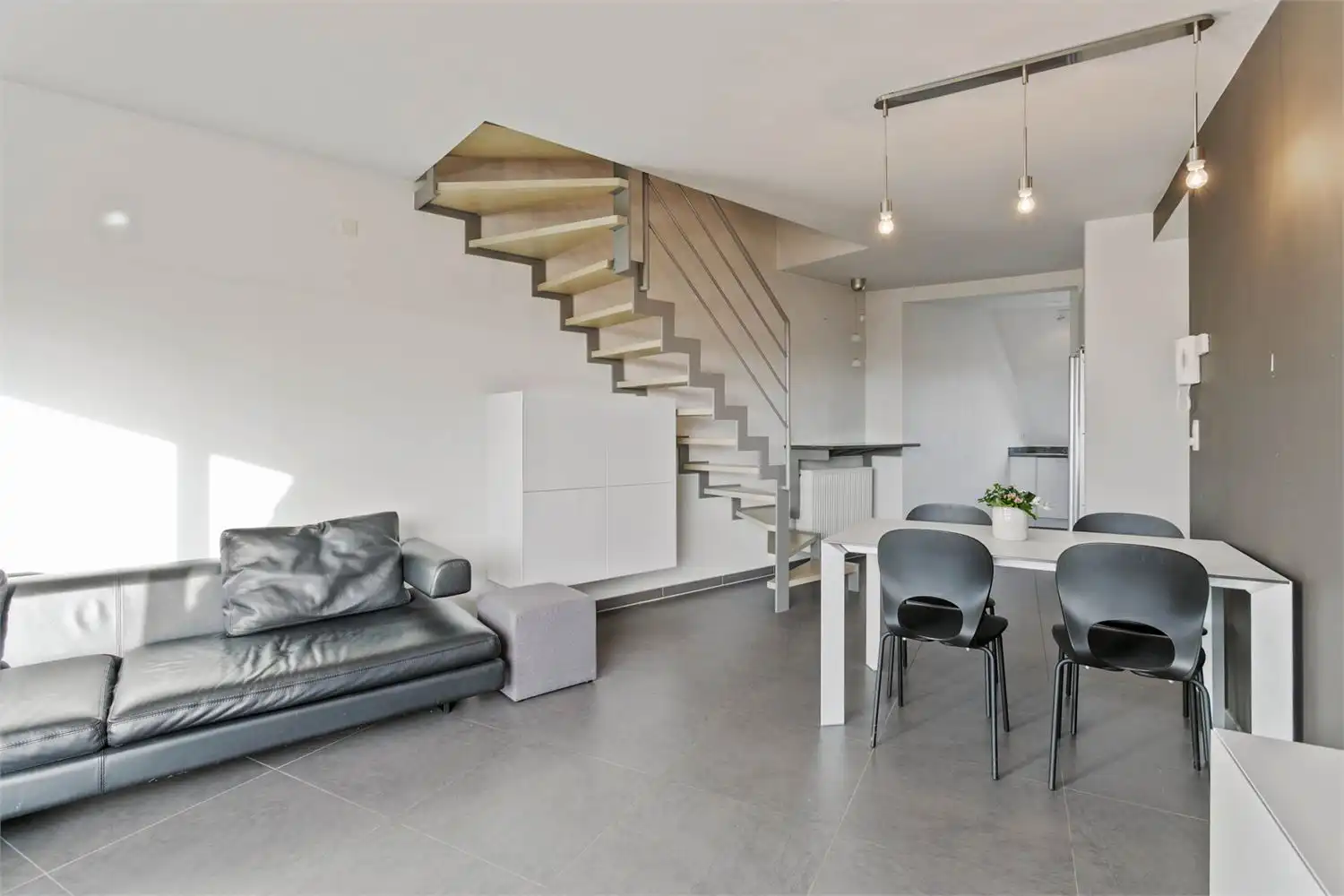 Instapklaar duplex dakappartement met terras in hartje Oostkamp foto 8