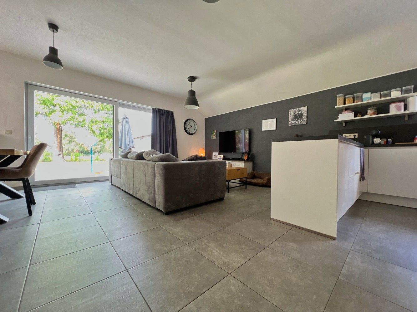 Instapklare woning + zonnige tuin én landelijk verzicht foto 3