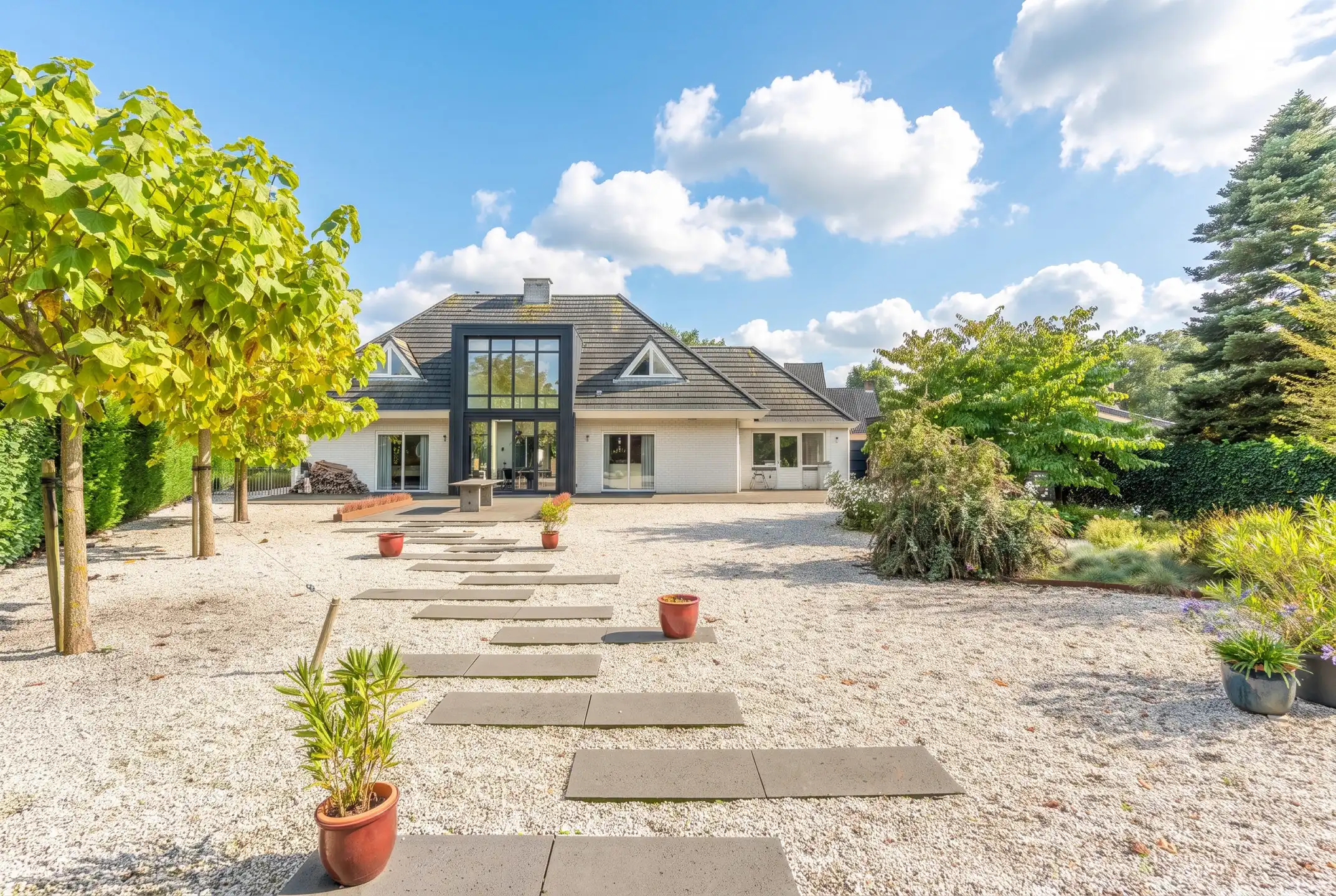 Charmante villa met 4 slaapkamers op 1.035 m² foto 2