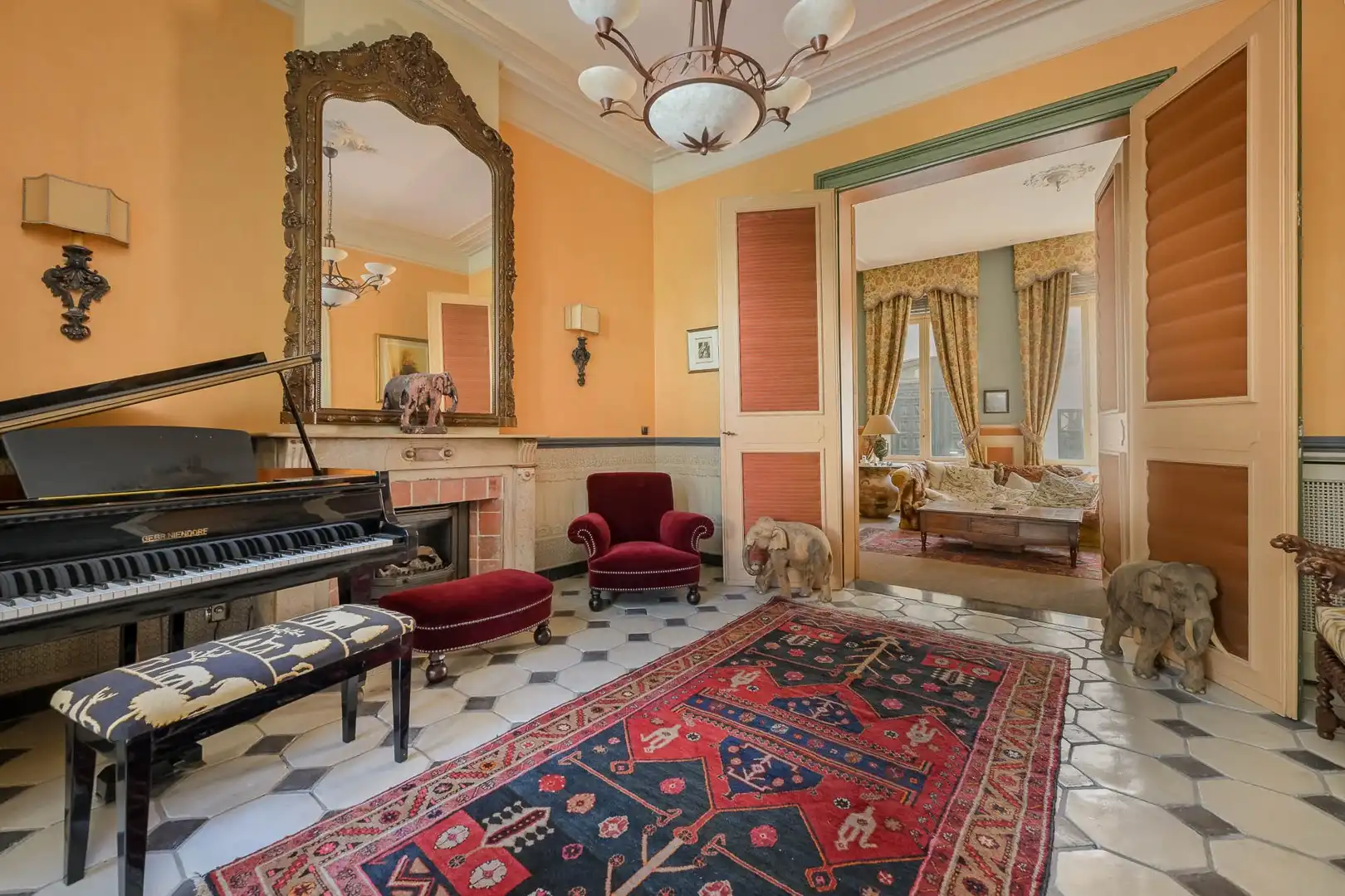 Monumentaal herenhuis aan de Brugse Reien foto 16