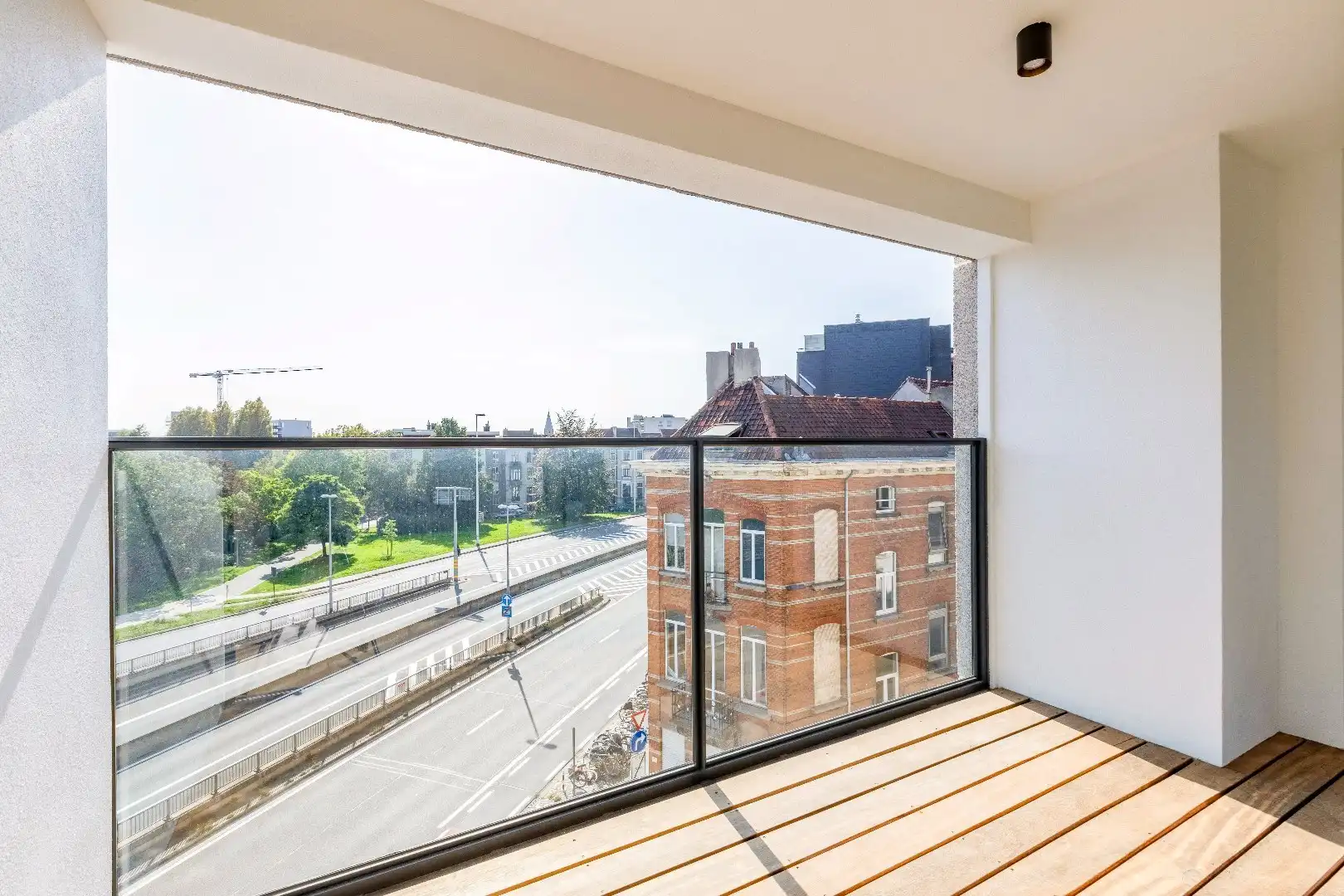 Prachtig gerenoveerd 3 slaapkamerappartement te Sint-Lievenslaan foto 9