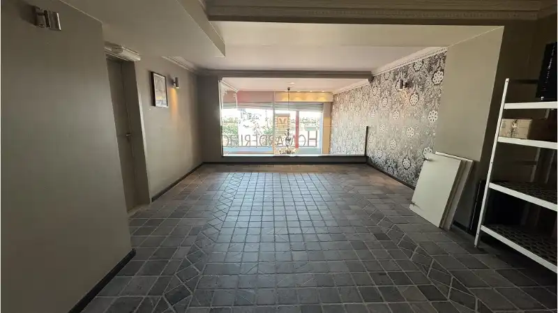 Knokke - Van Bunnenplein - Ruim en instapklaar Handelspand te koop in Knokke foto 8