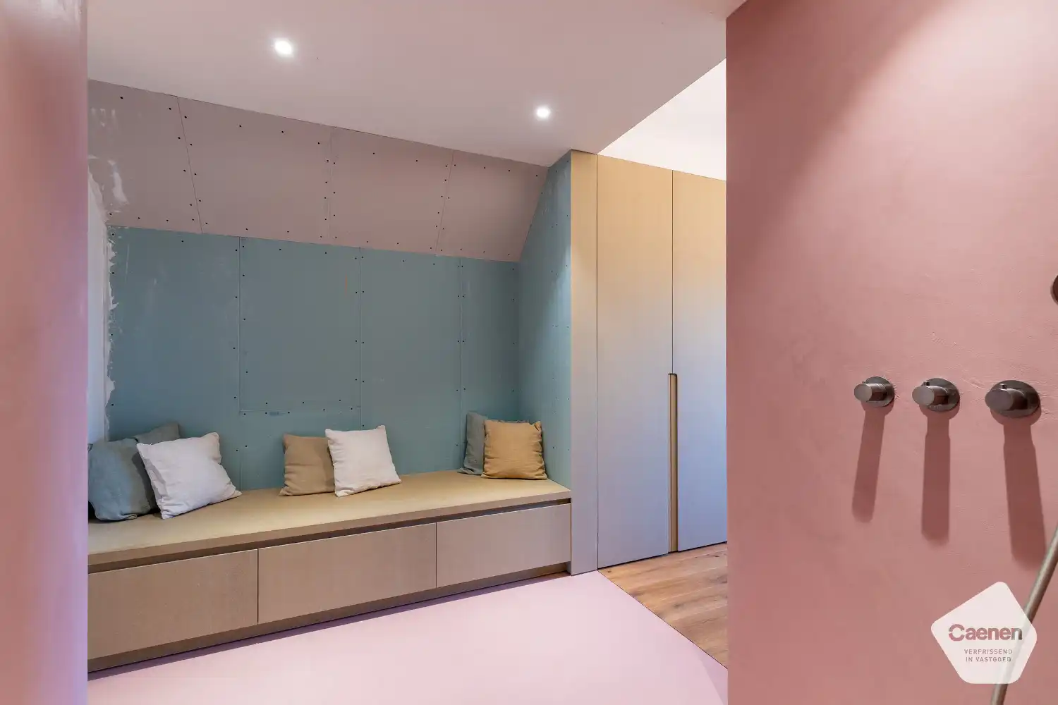 Prachtige smaakvolle gerenoveerde villa met uniek bijgebouw op een perceel van 2021m²  en 5 slaapkamers. foto 18