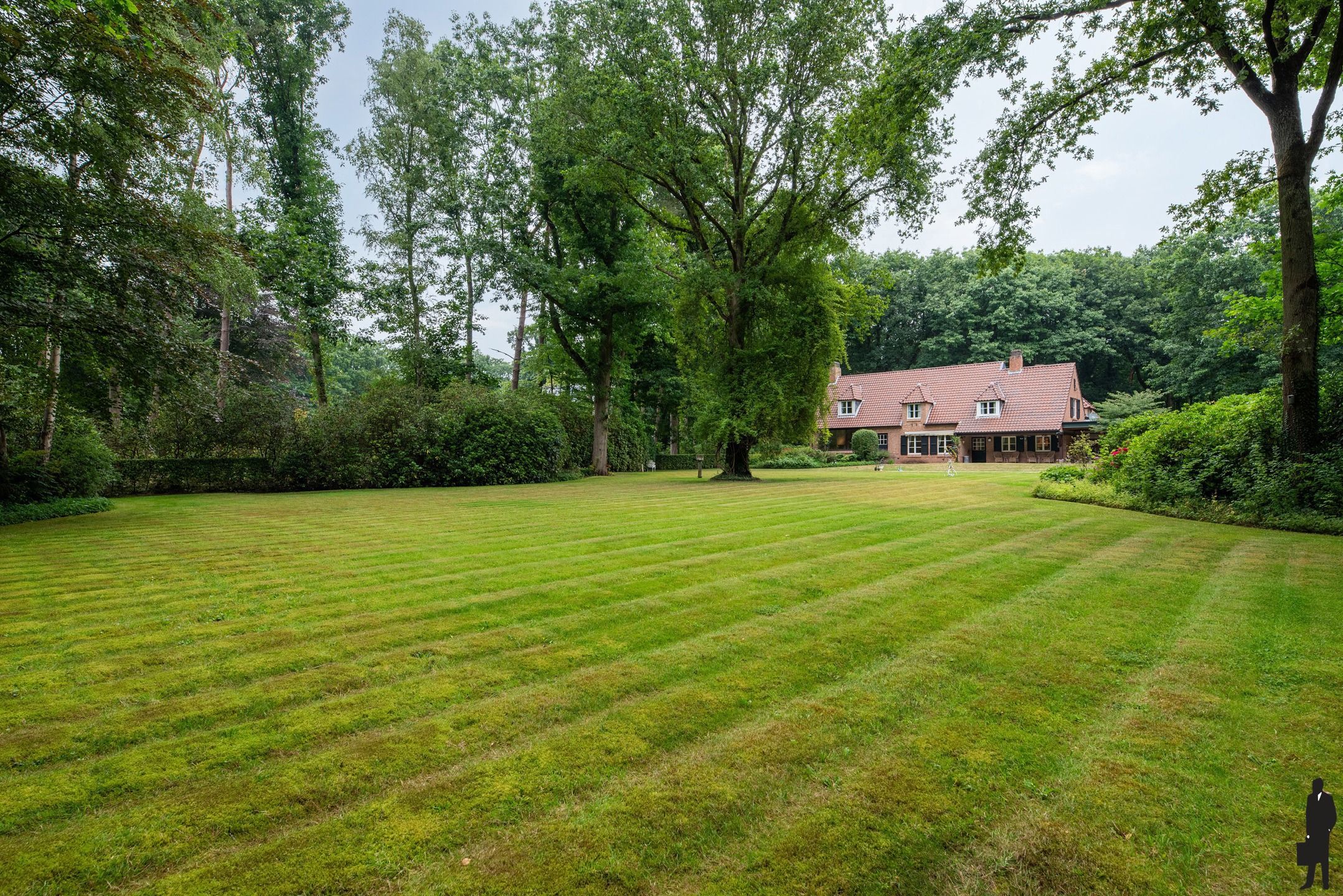 Op absolute toplocatie gelegen villa! foto 28