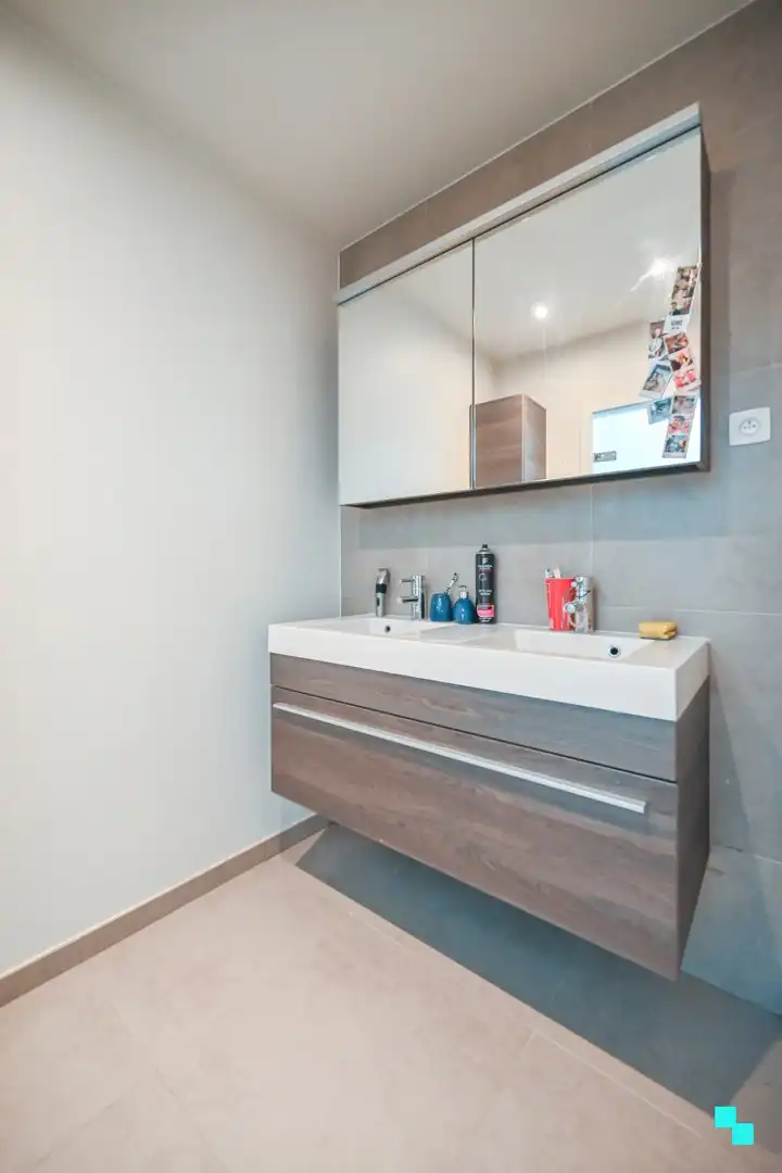 Verrassend ruim duplex appartement in Ooigem foto 16
