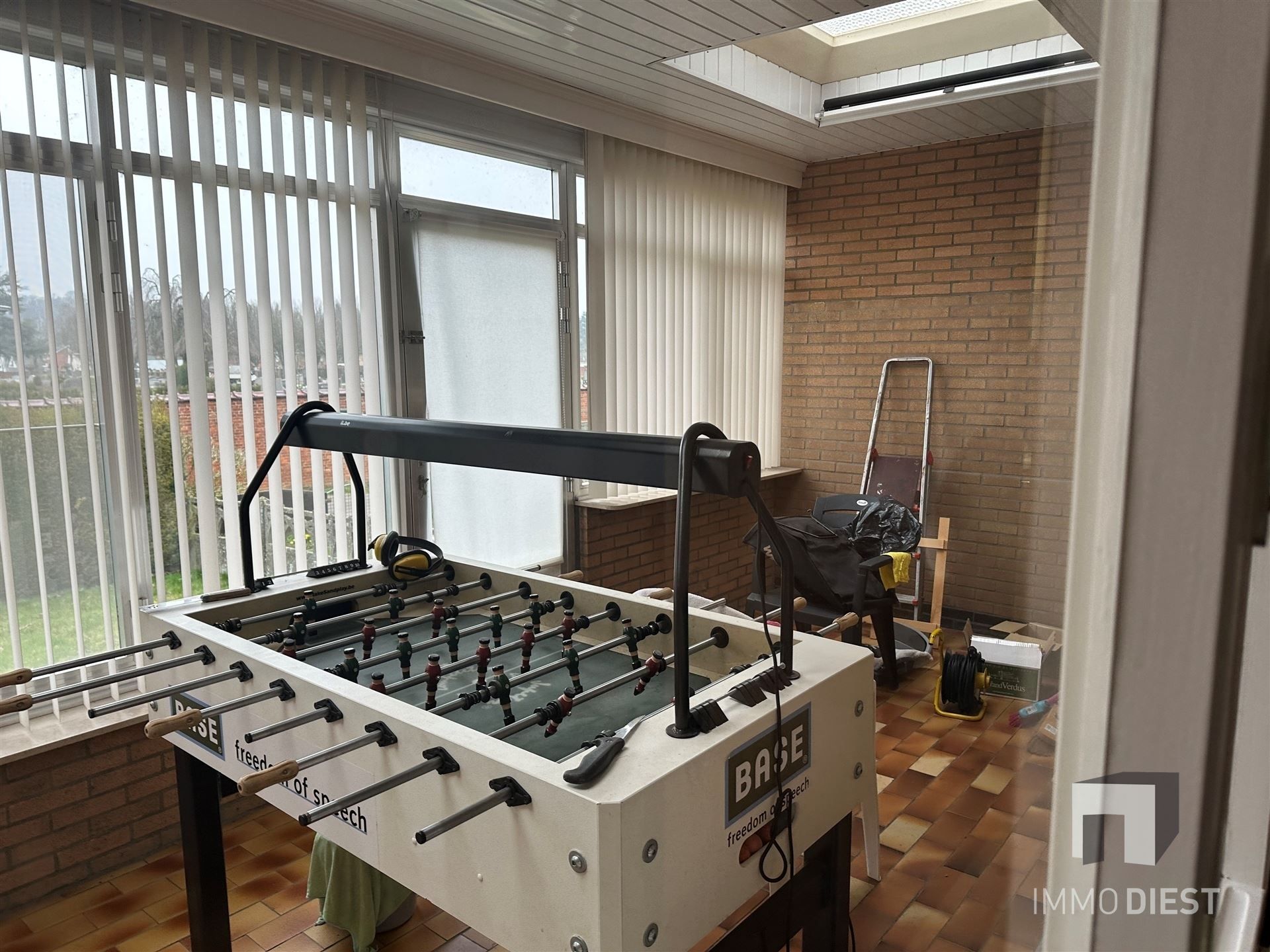 Goed gelegen woning met 3 slaapkamers, garage en tuin foto 8
