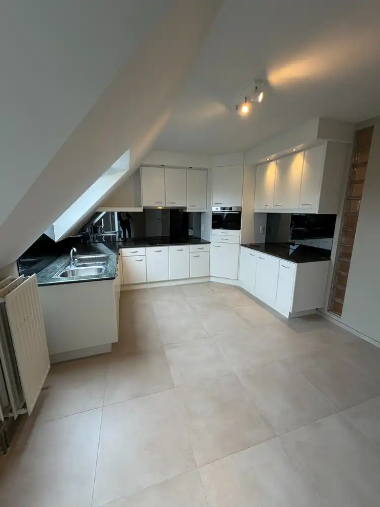 Ruime duplex in hartje Hasselt foto 3