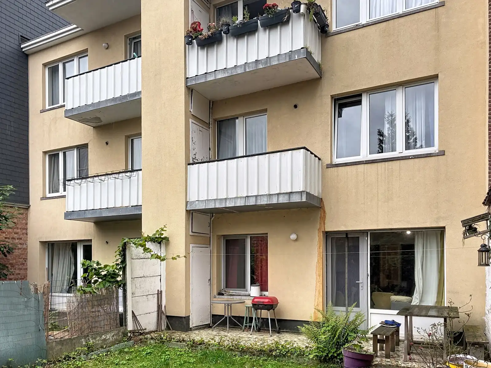 Opbrengsteigendom: 4 appartementen / 2 studio's / 4 garages foto 19