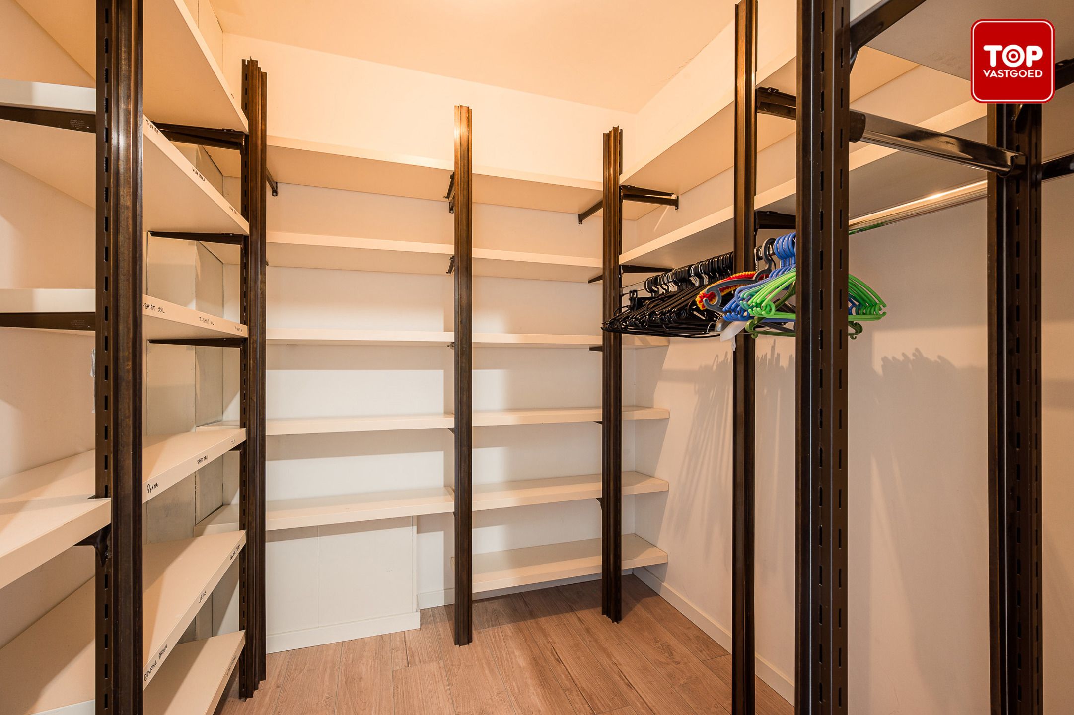 Prachtige energie neutrale half open woning in rustige wijk foto 12