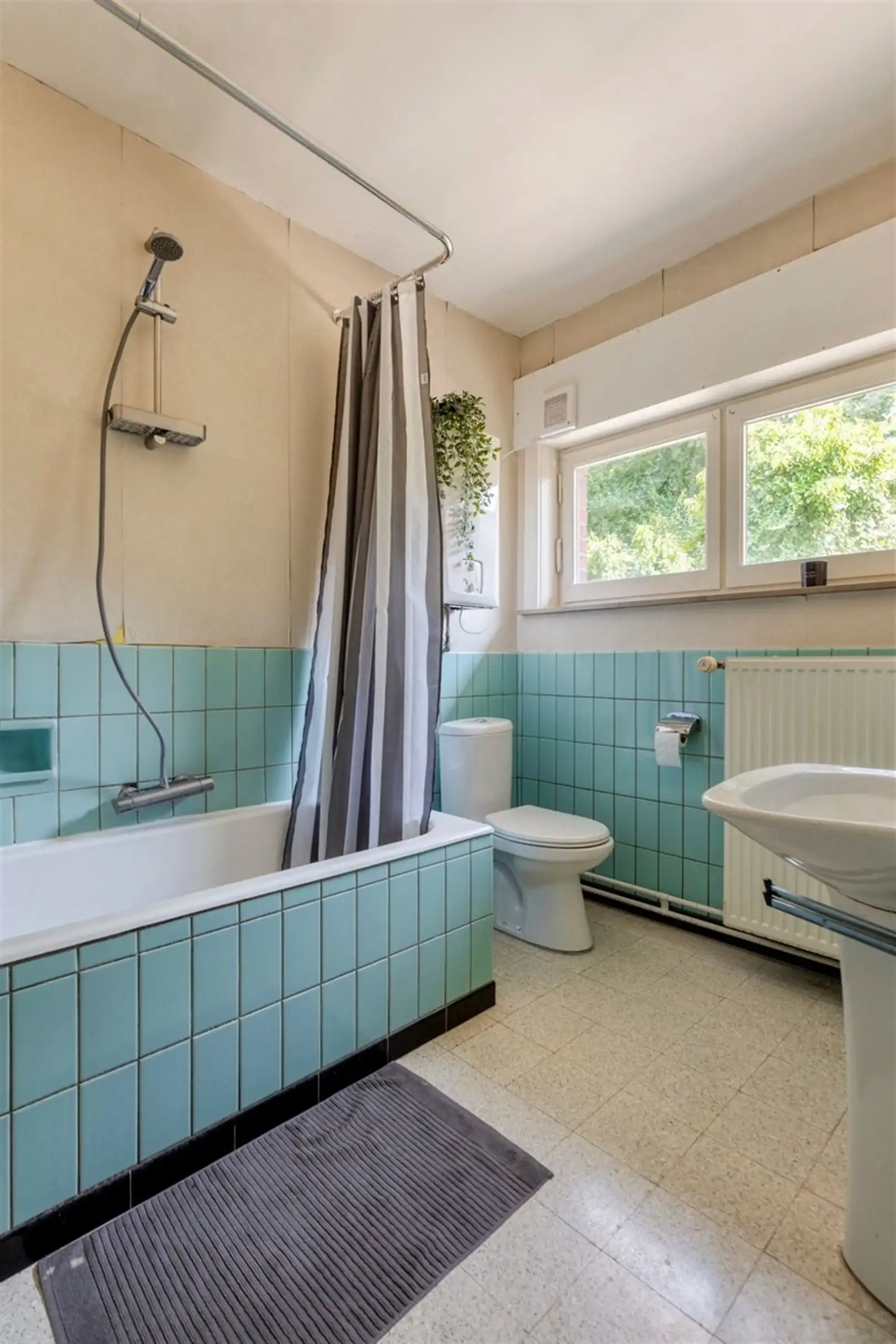 Mooi gelegen te renoveren woning op de Wolvenberg foto 17