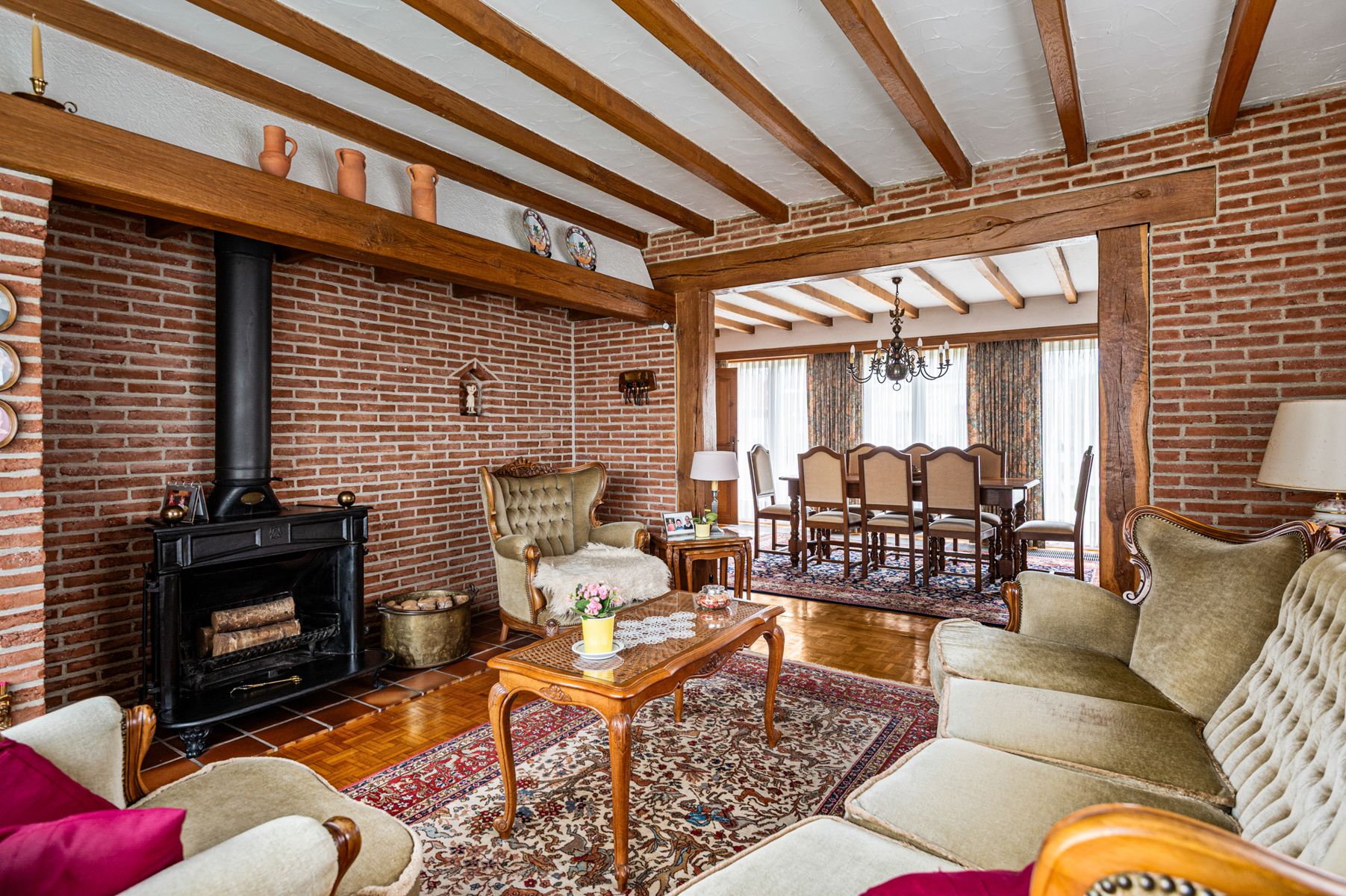 Ruime gezinswoning met tuin en garage op 856 m2 foto 6