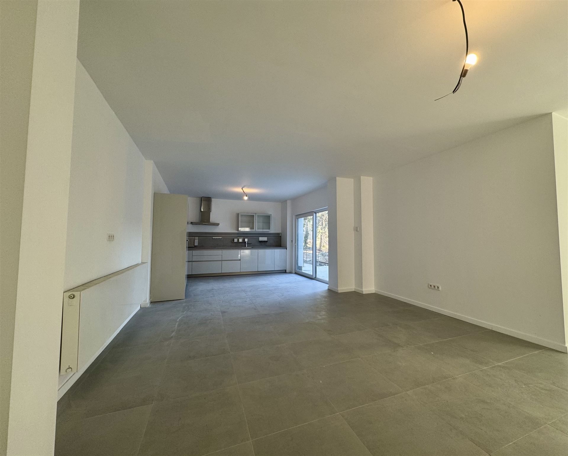 Gerenoveerde woning in het centrum van Maaseik! foto 4