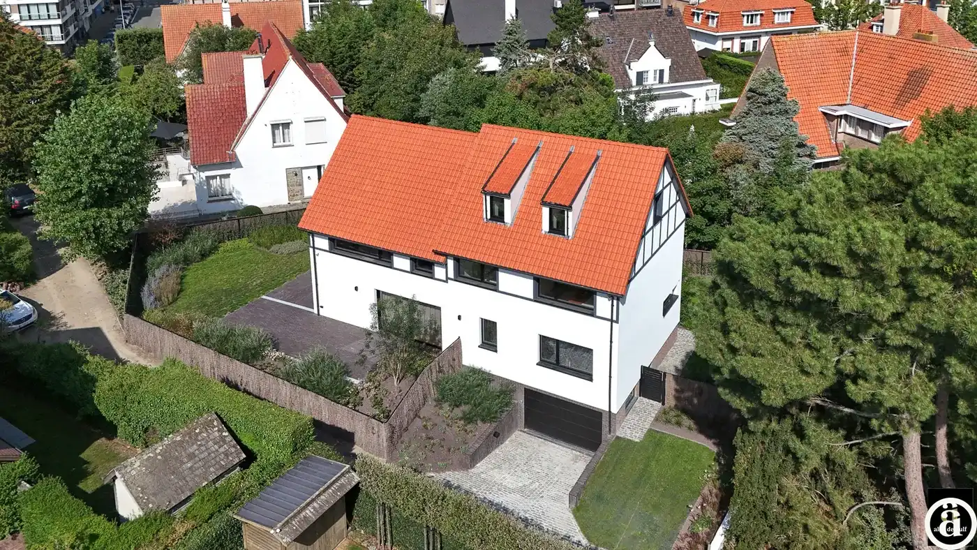 Ruime, gerenoveerde villa in het Tennispad te Zoute (5 slpk) foto 9