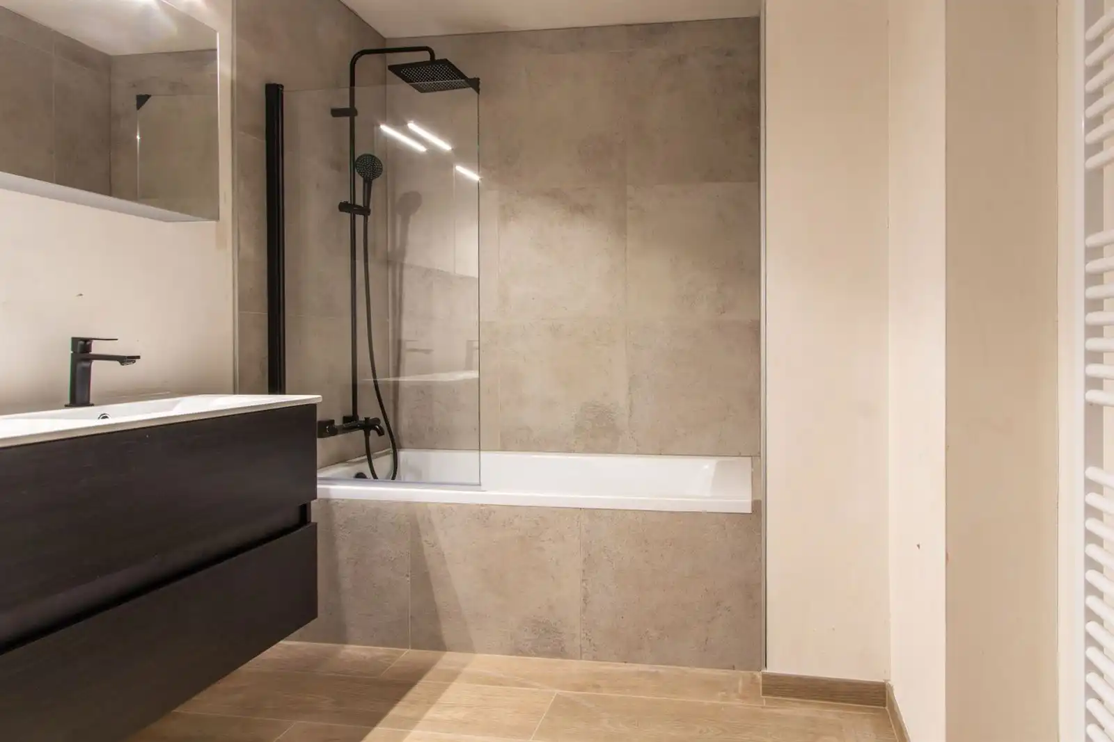 BEZOEKMOMENT  NU ZATERDAG  23/5 tsn 9u en 11  -- 3-slaapkamer appartement van 136m² met terras van 10 m² foto 19