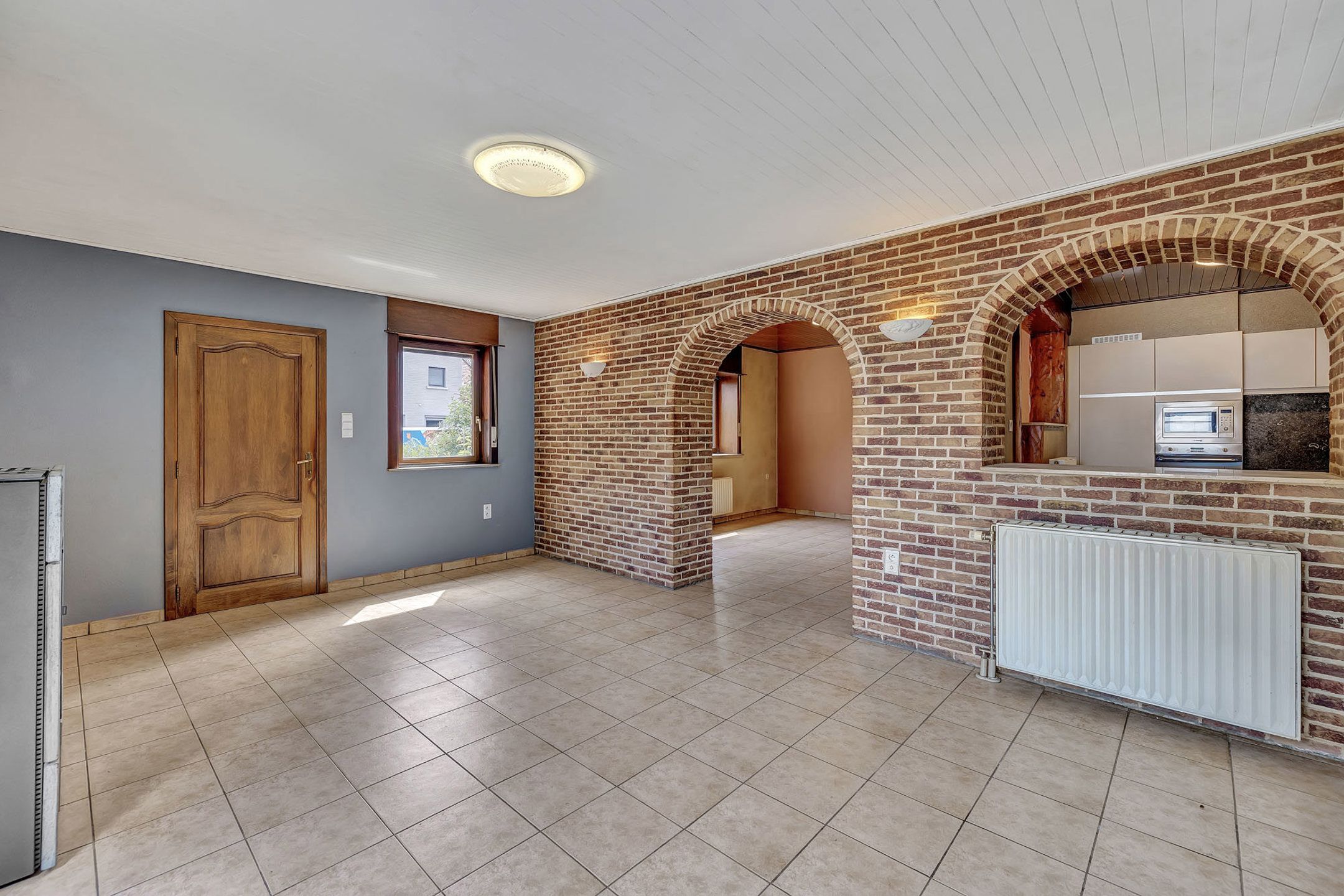 Te renoveren halfopen bebouwing met 2 slaapkamers  foto 4