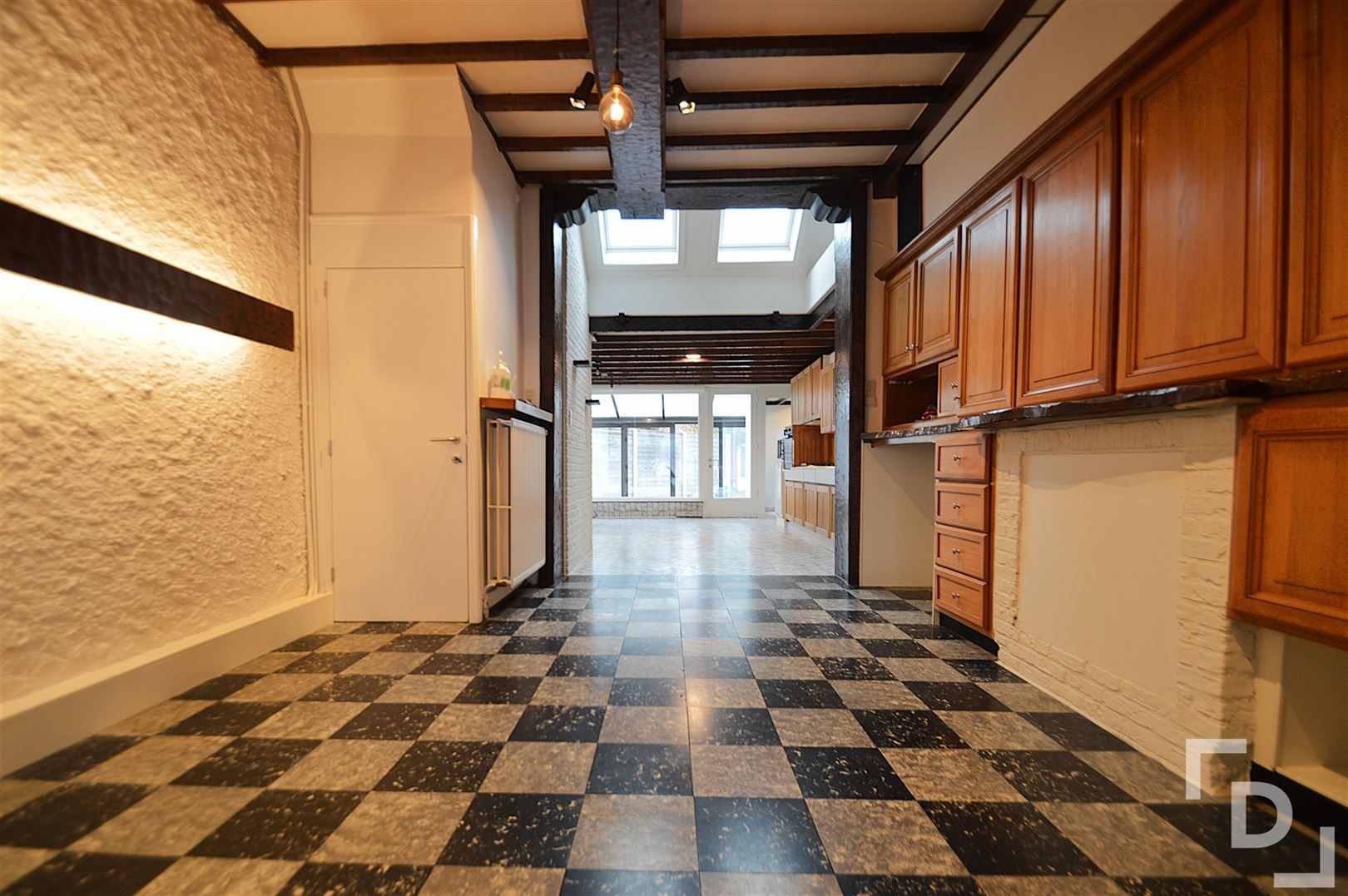 "Gerenoveerde stadswoning in het centrum van Poperinge" foto 4