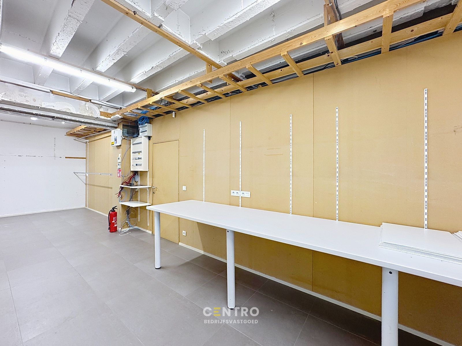 Handelsgelijkvloers op TOPligging (Grote Markt/Ooststraat) te Roeselare! foto 17