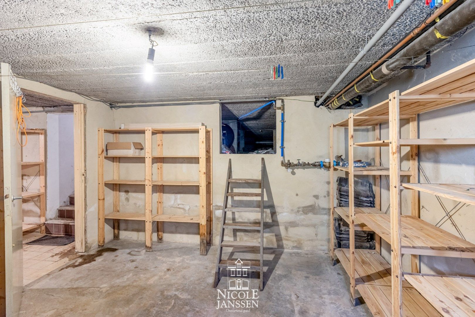 Vrijstaande woning op royaal perceel foto 22