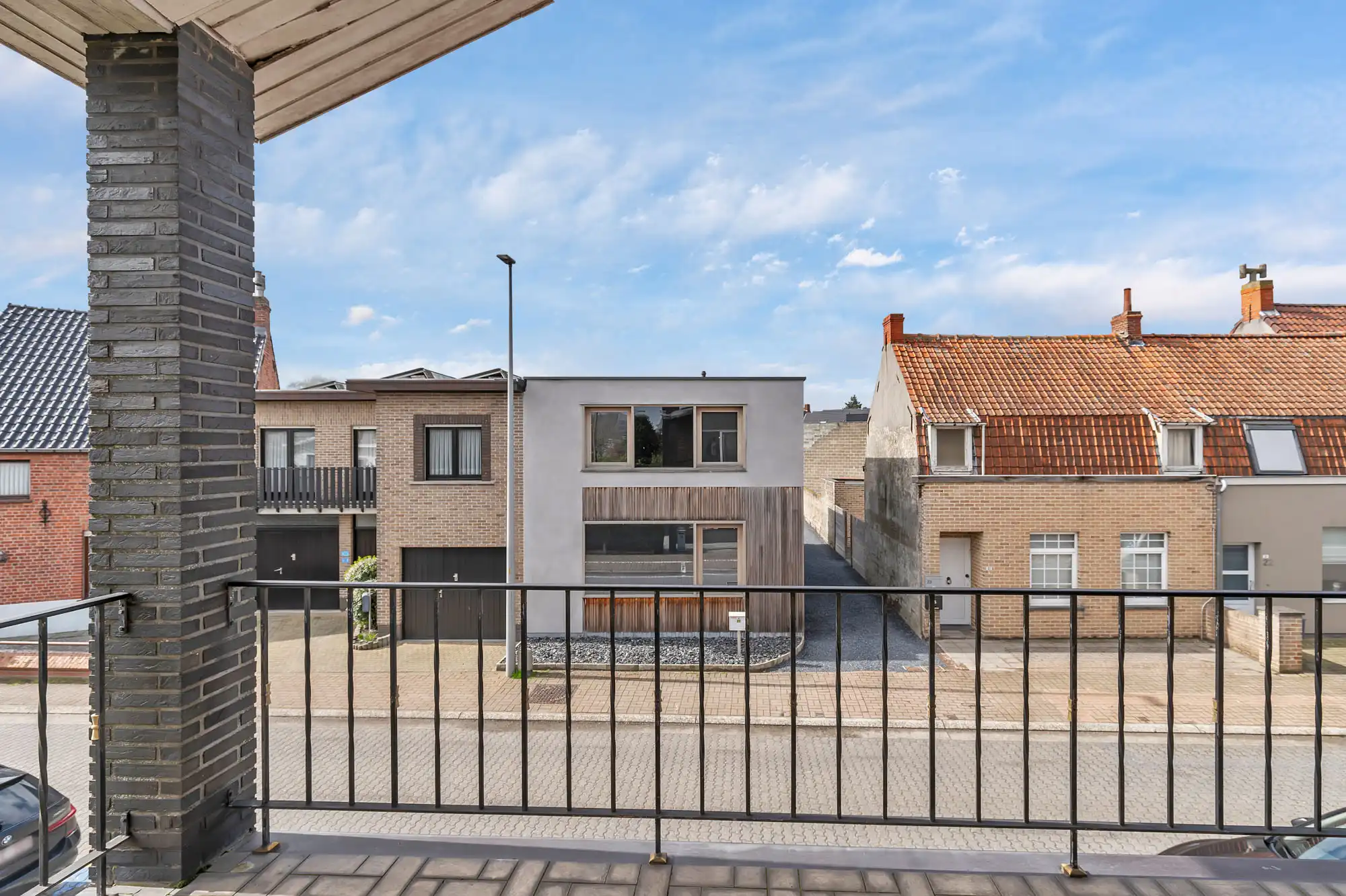 Zeer ruime woning met handelsruimte, garages en zonnige tuin foto 14