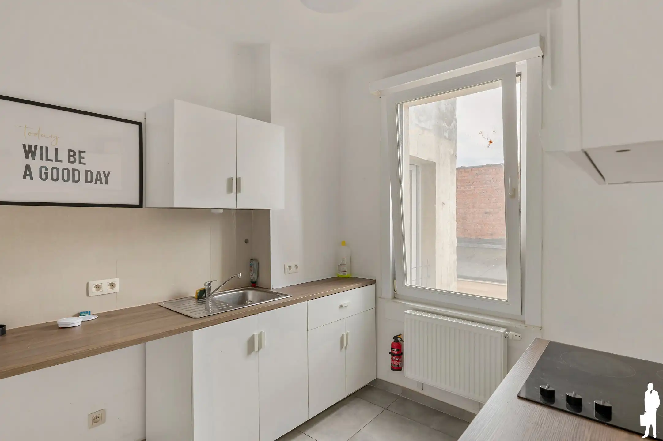 Volledig verhuurd opbrengsteigendom met 12 appartementen vergund, conform en uitstekend rendement foto 5