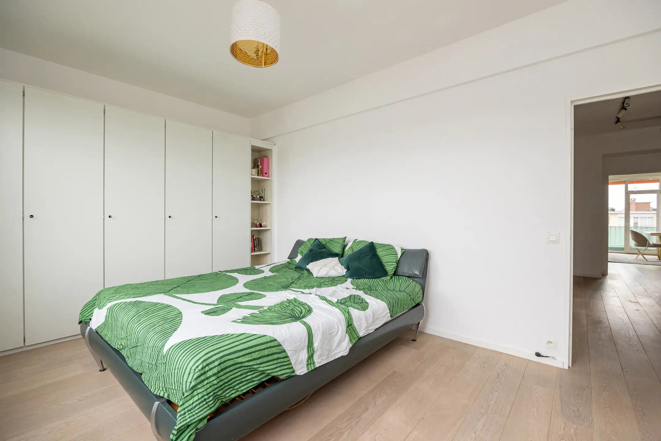 Lichtrijk Hoekappartement met 4 slpks , instapklaar foto 10