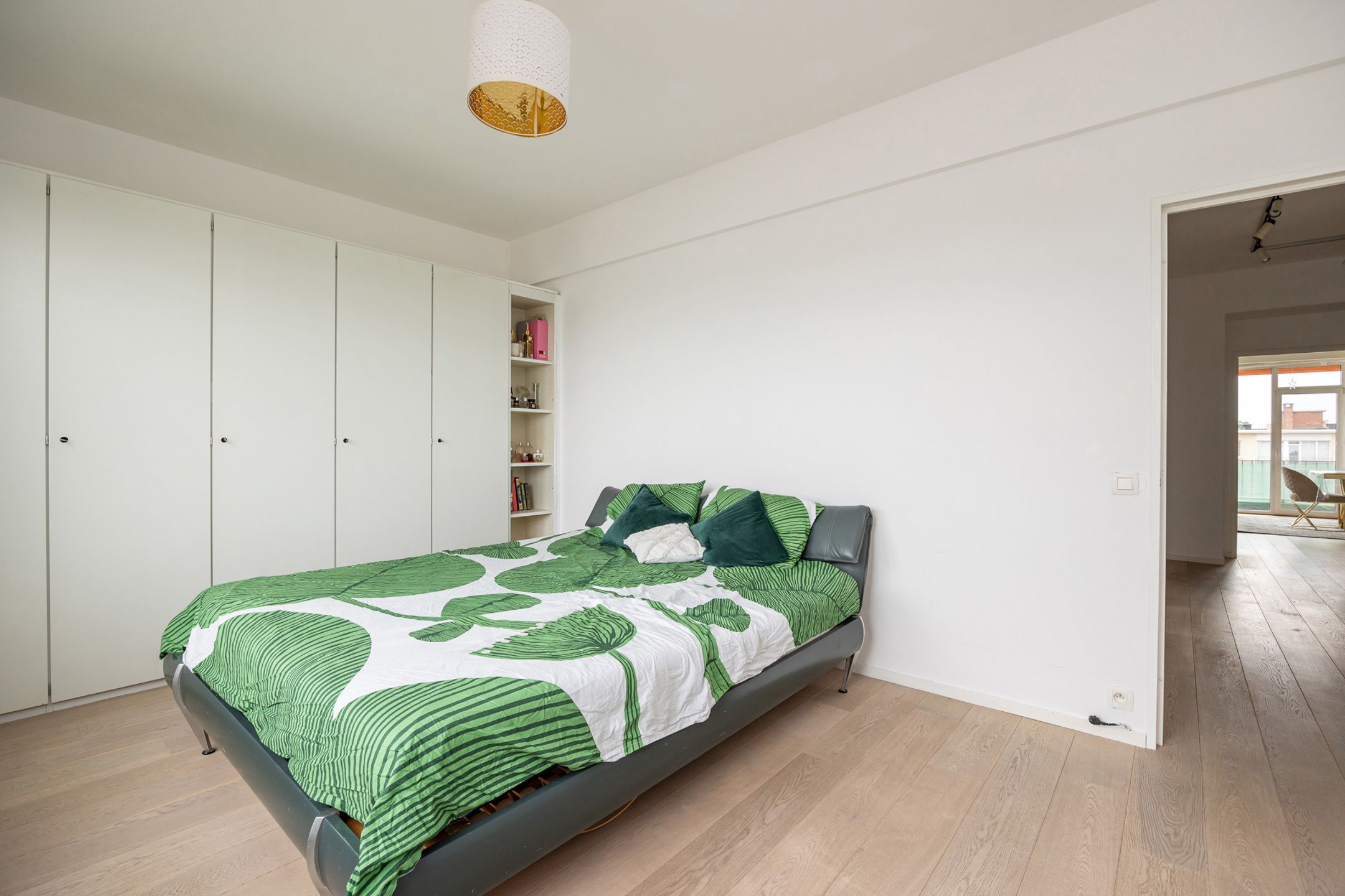 Lichtrijk Hoekappartement met 4 slpks , instapklaar foto 10